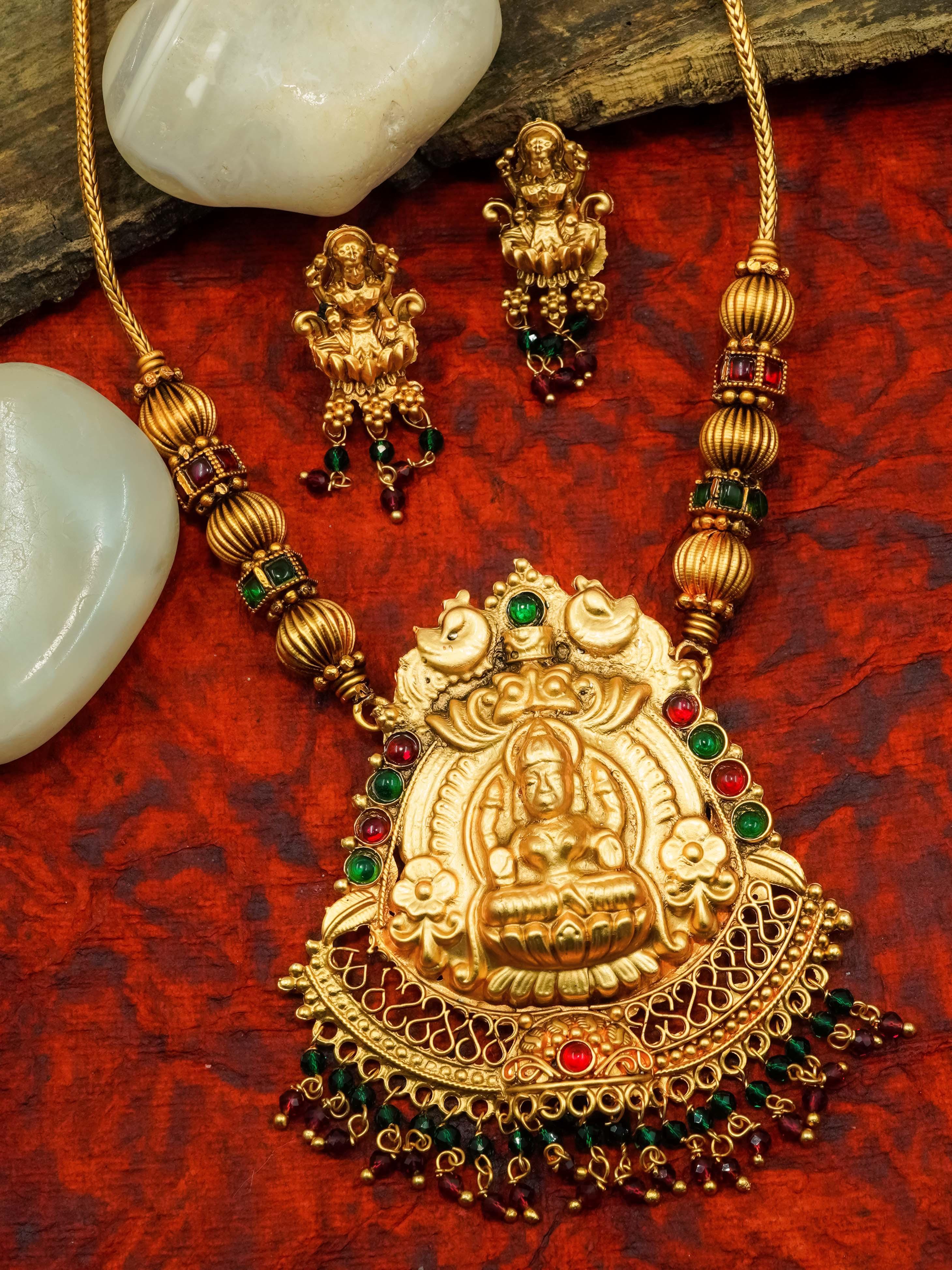 Buy Gold plated Imitation Jewelry Set Bestseller Short Choker Necklace set with pearl string Online Griiham