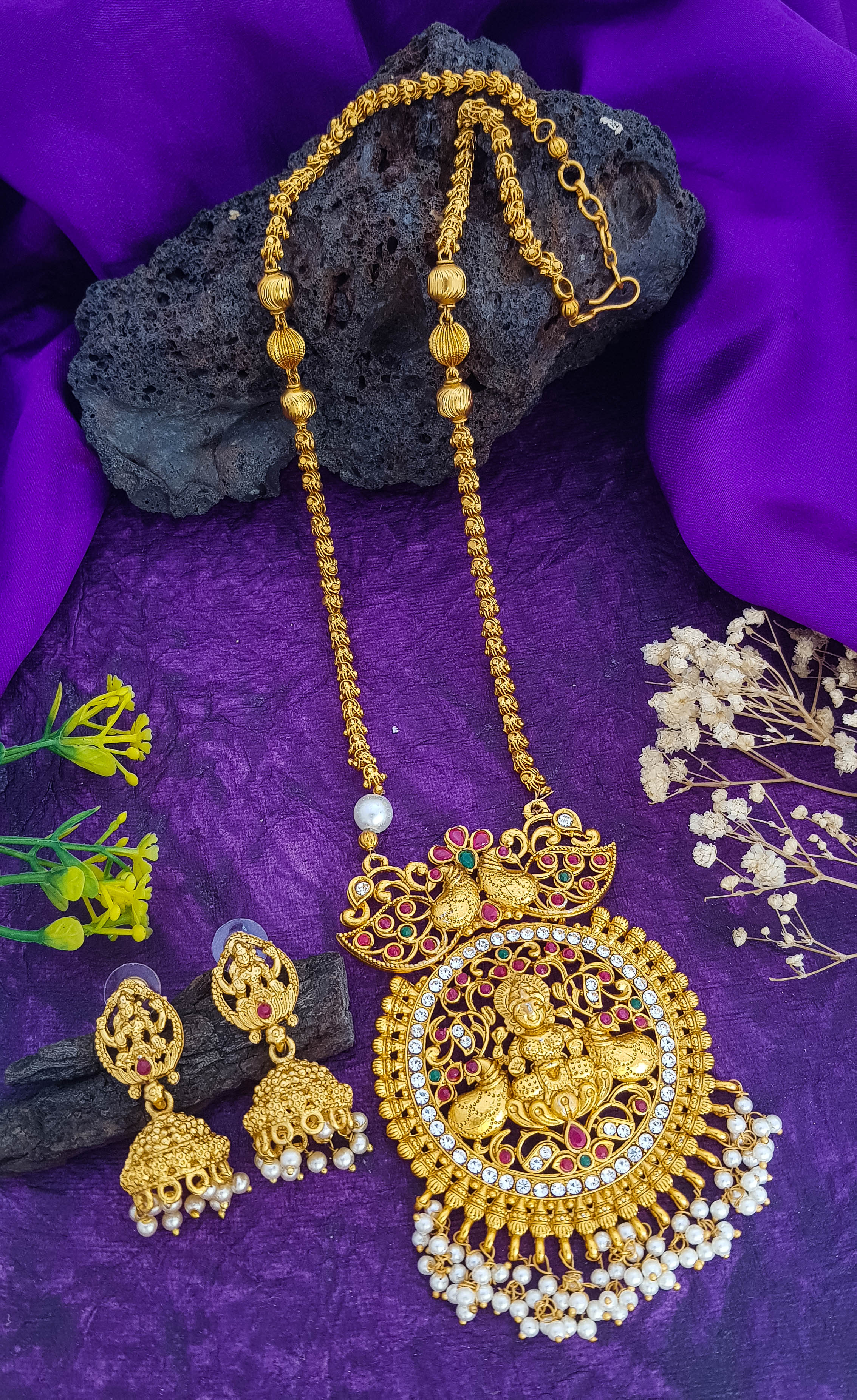 Buy Gold plated Imitation Jewelry Set Pipe Necklace set with Laxmi Online -  Griiham