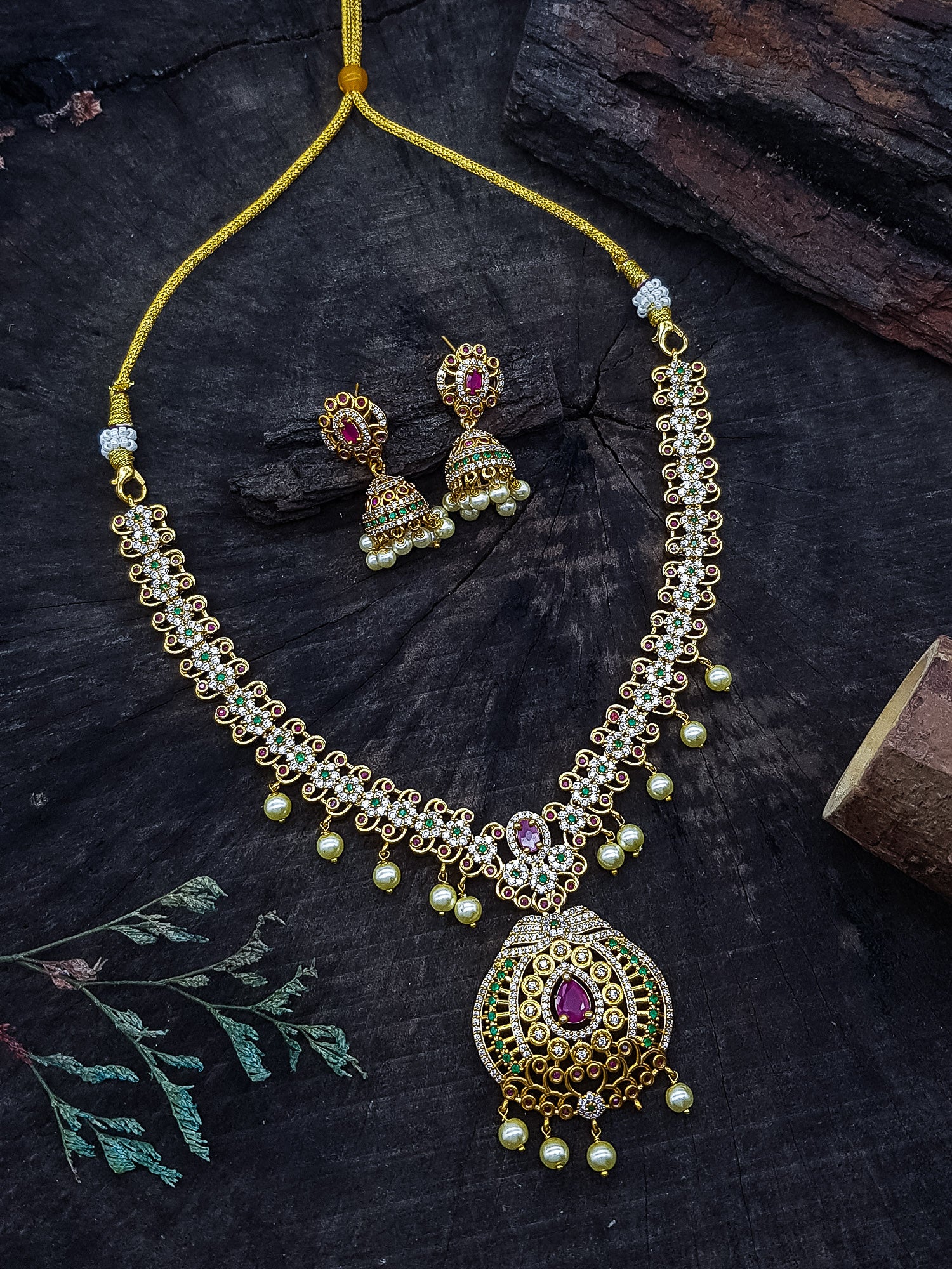 Premium Gold Plated Classic Medium Necklace Set  0825