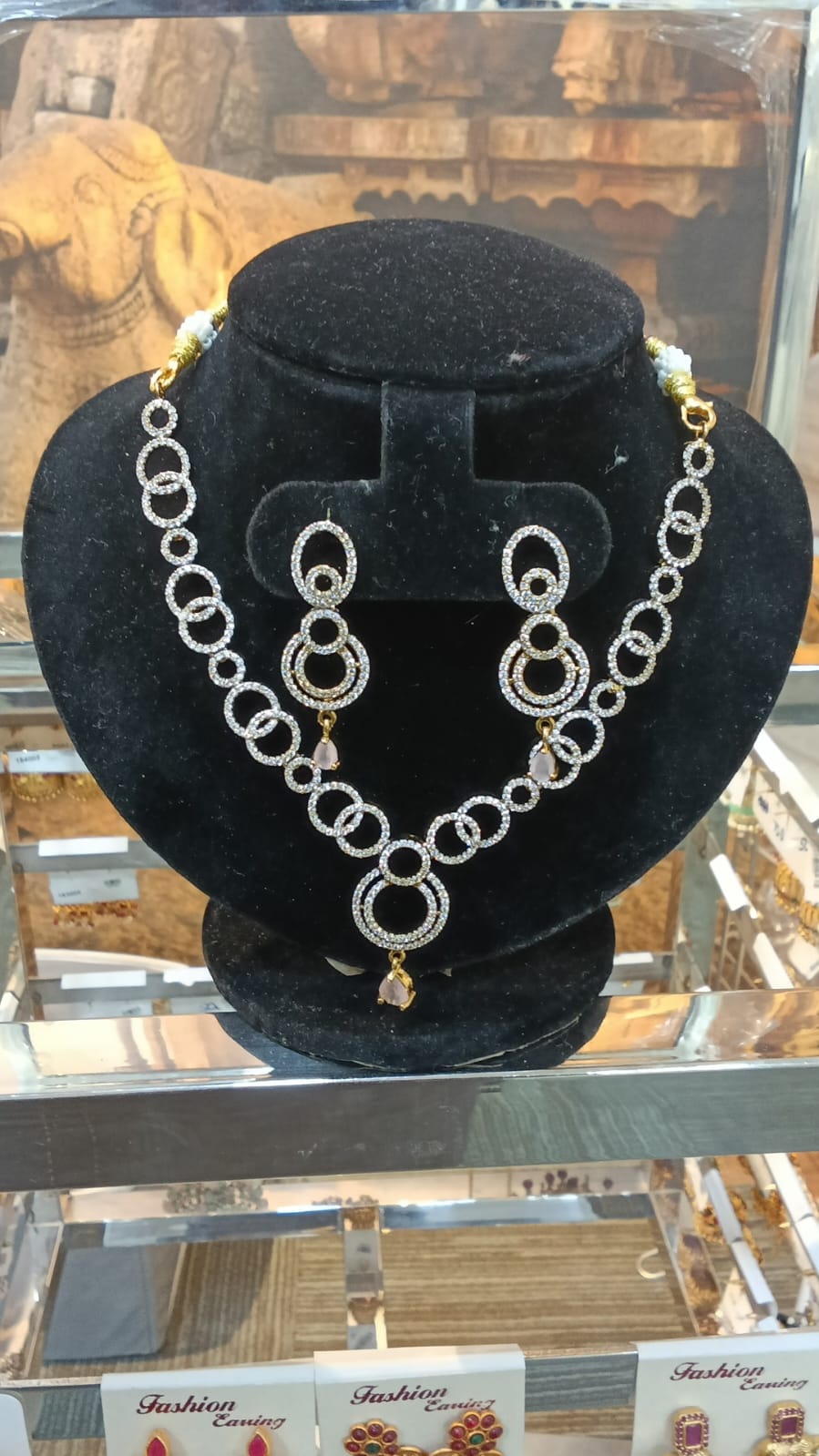 Premium Short CZ zercon Stone Necklace Set