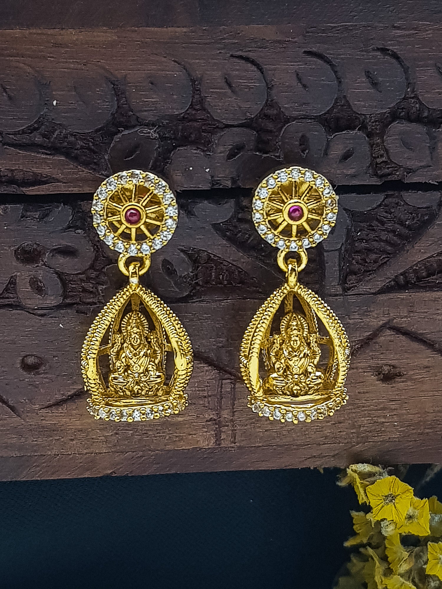 Premium gold plated Real zercon stone with pearl hangings dangler/Jhumki/Earring