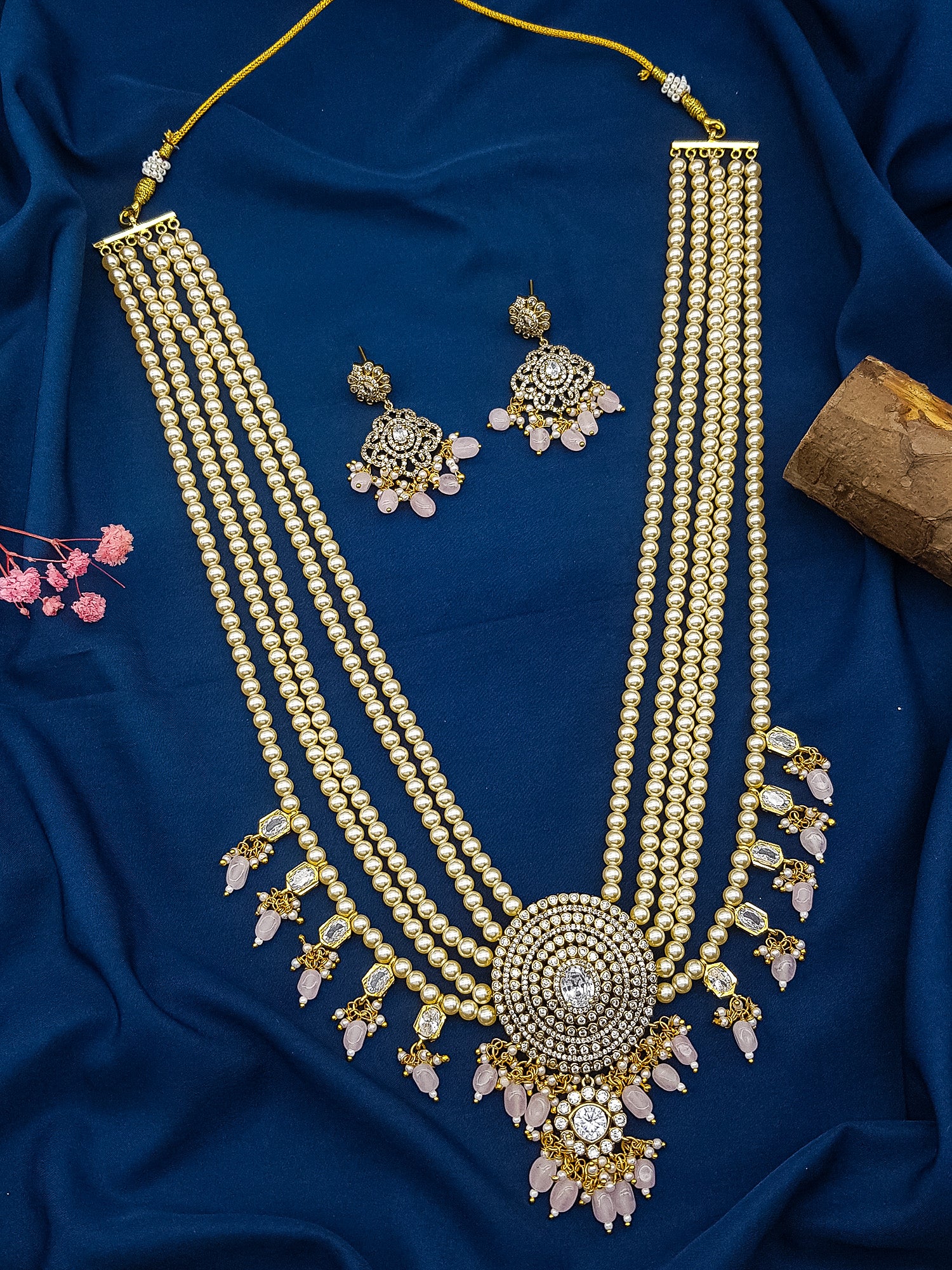 Hyderabadi pearls Maharani layered Har with 25 inches with Kundan and Duldul hangings
