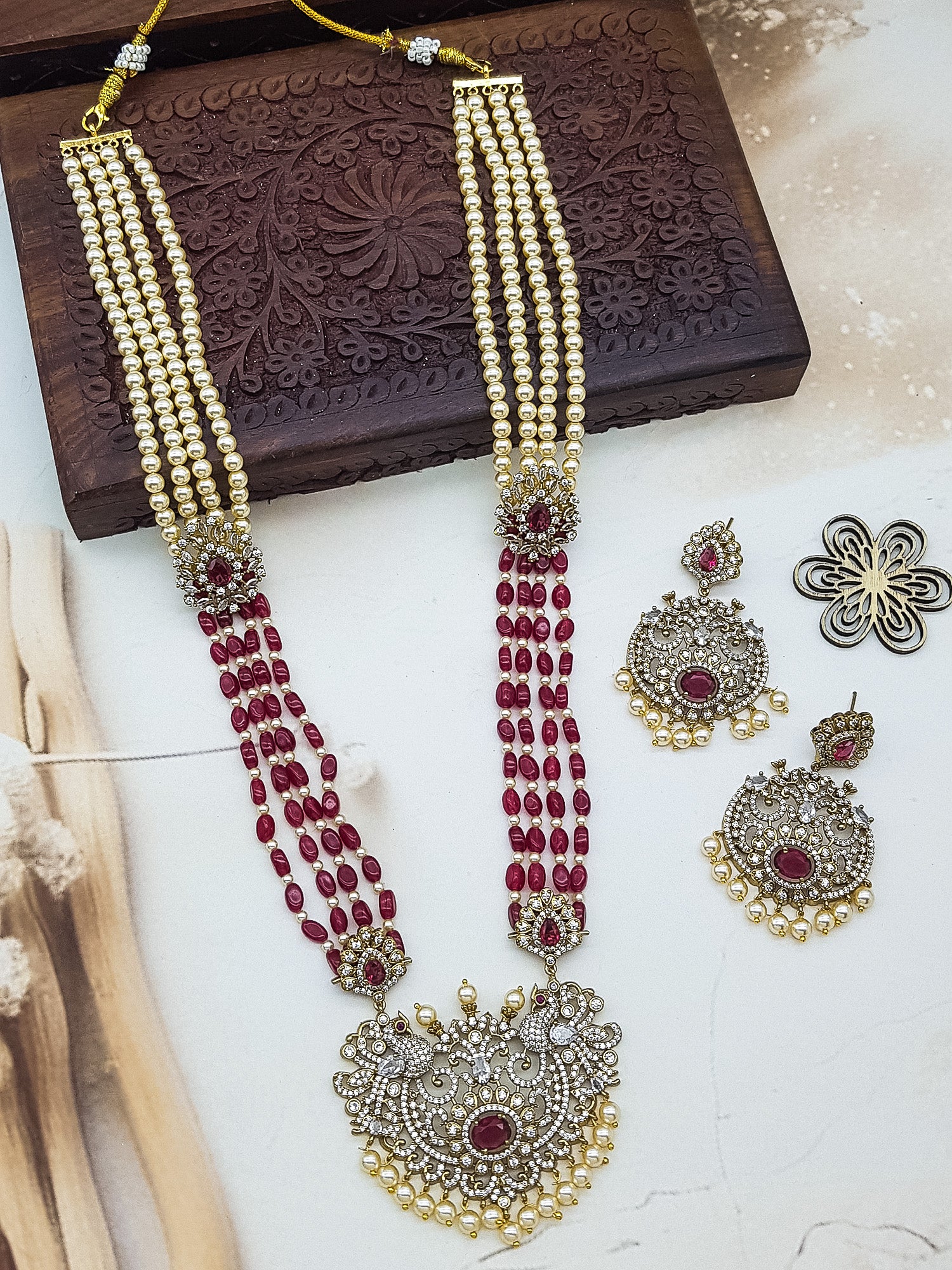 Maroon Monalisa stones and Waroski Pearl with pendant
