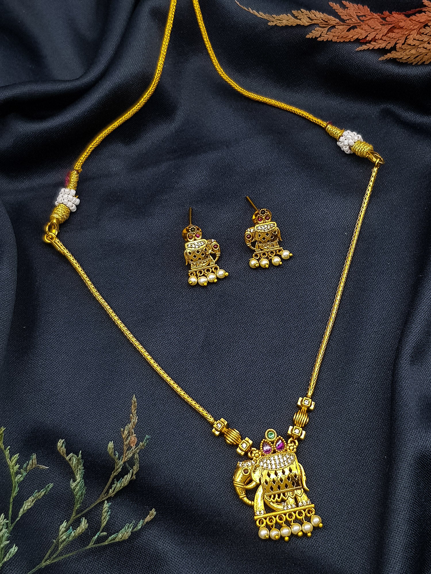 Gold plated Cute Elephant Motif Necklace Set