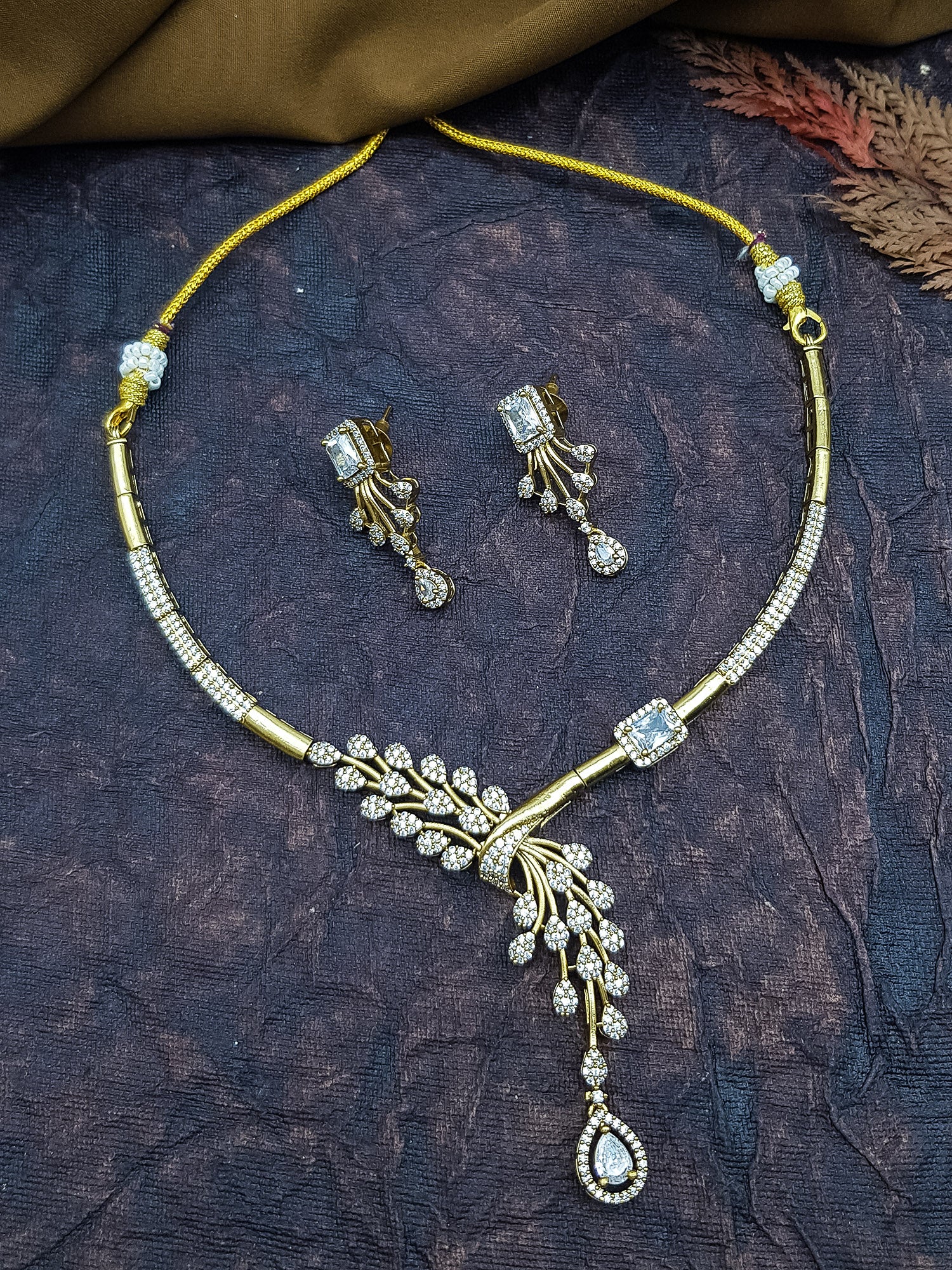 Gold plated Leaf Design Necklace Set