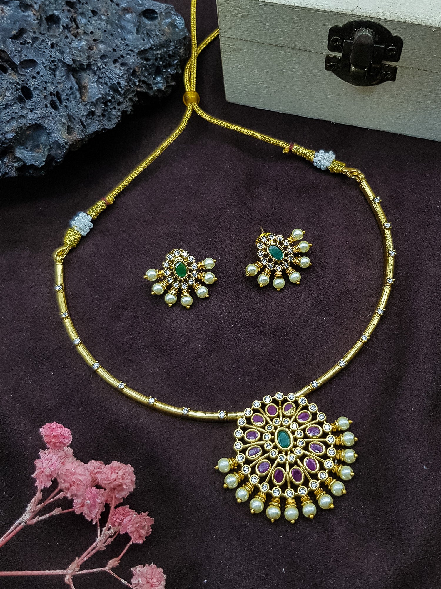 Pipe necklace with cz zercon stone pendant