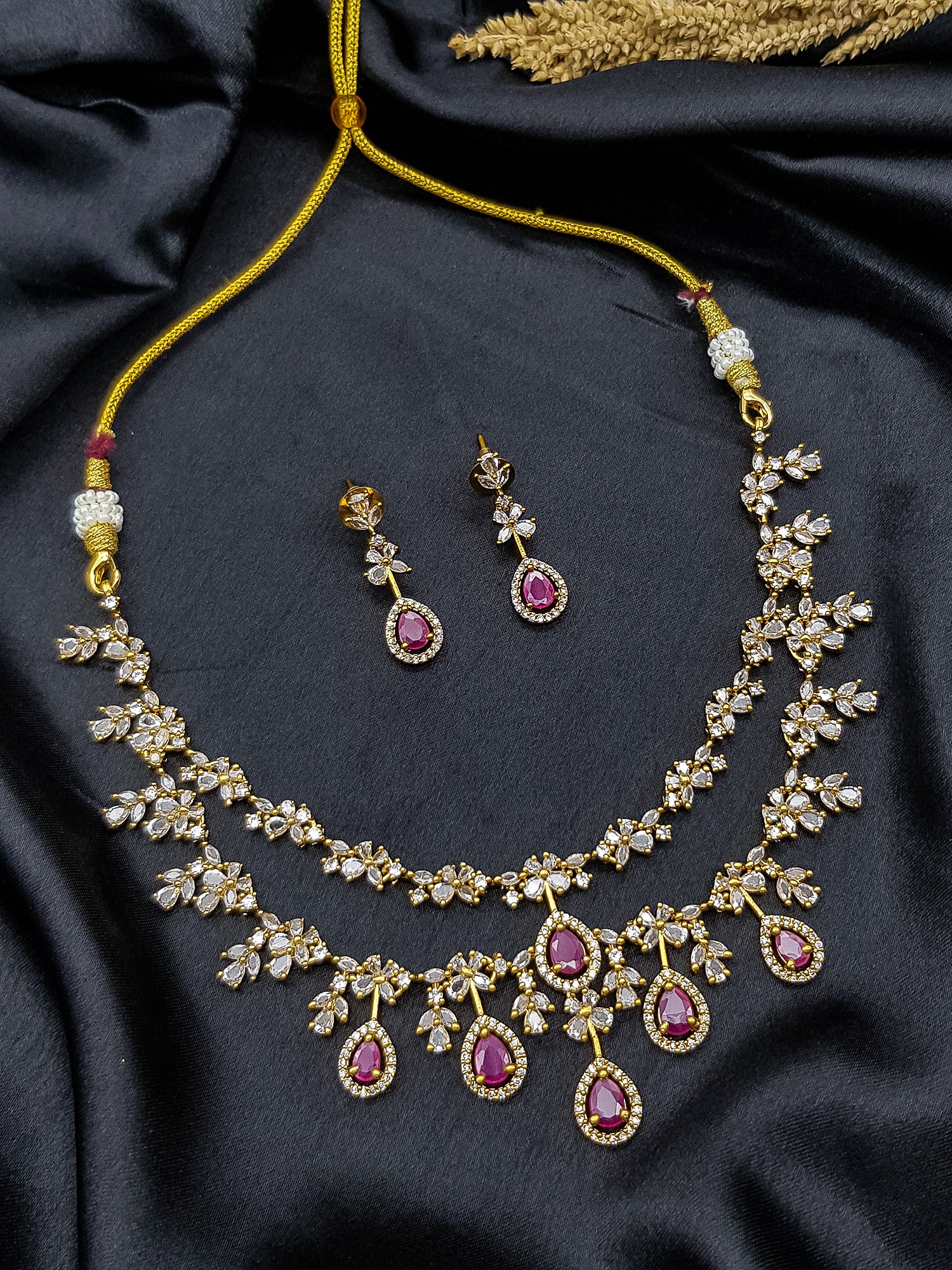 Double layer Ruby white necklace set