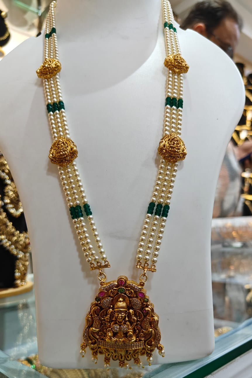 3 Line Pearl with 4 mm onyx Necklace Set with Laxmi Pendant
