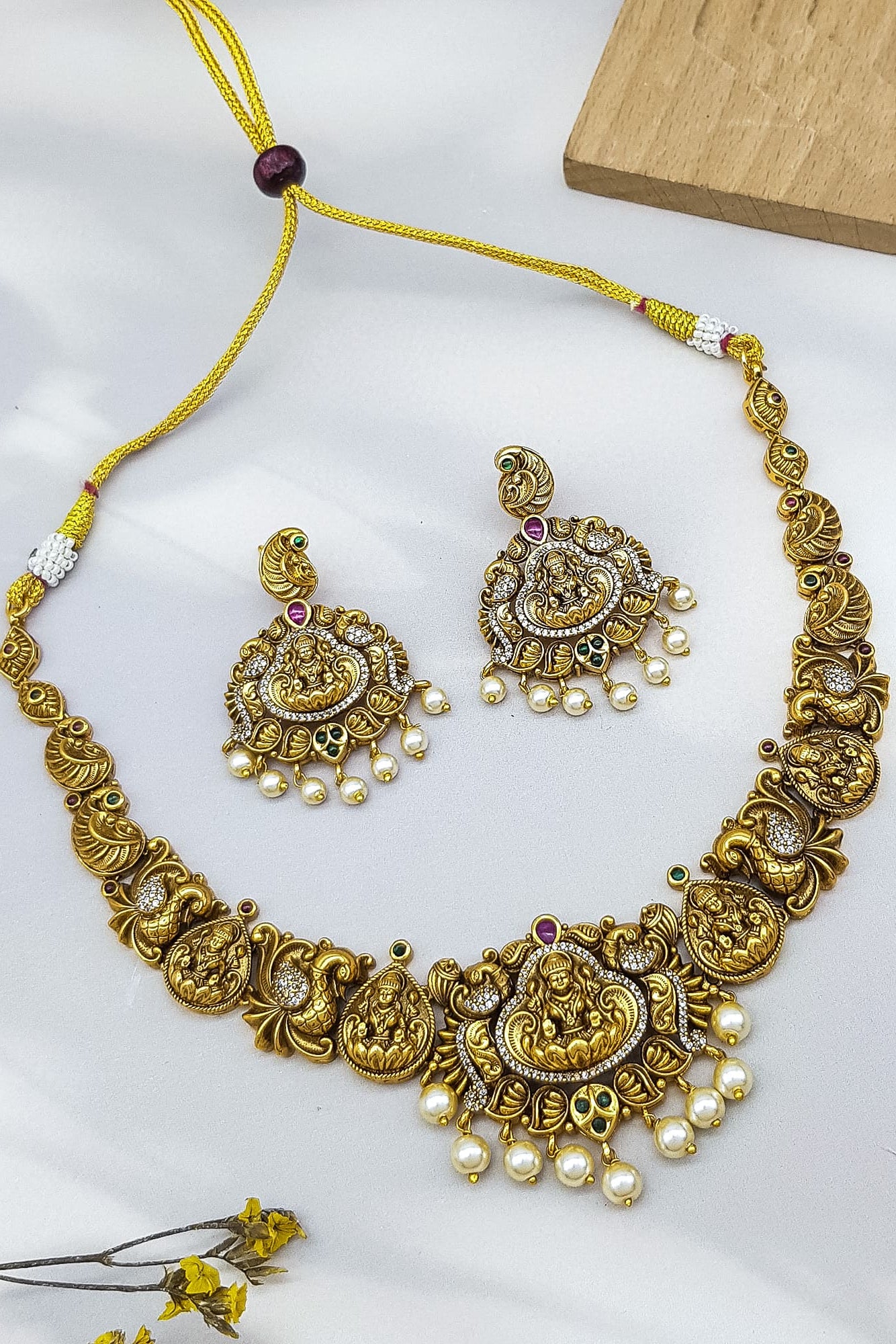 Premium Gold Plated Antique Short Necklace Set