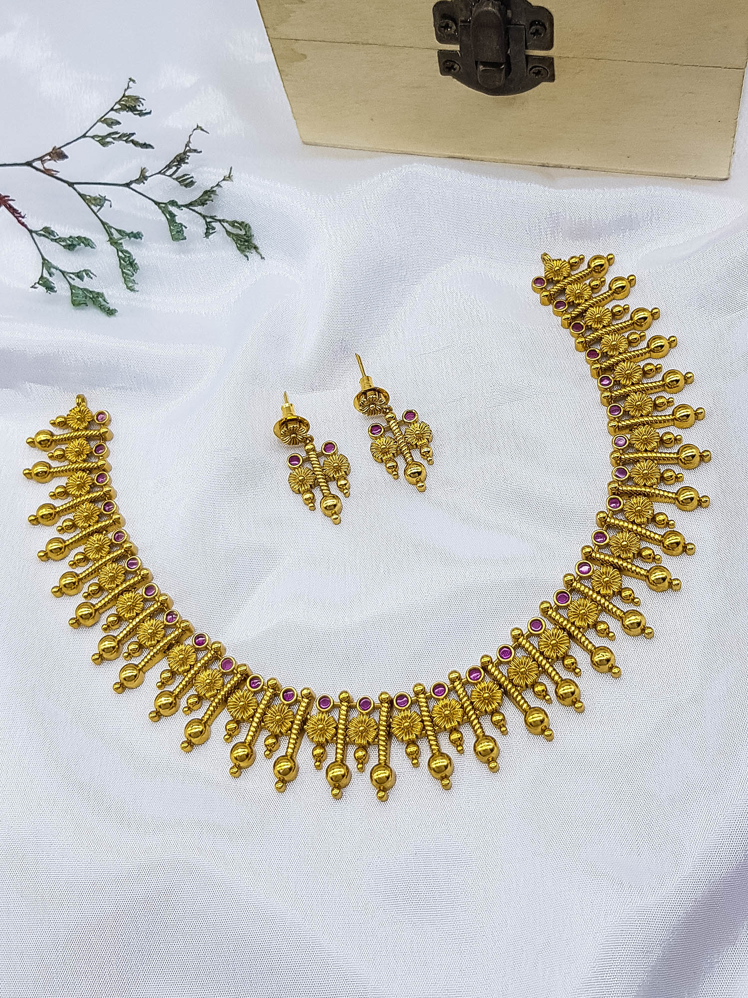 Premium Gold Plated Coorgi pattern Neklace Set