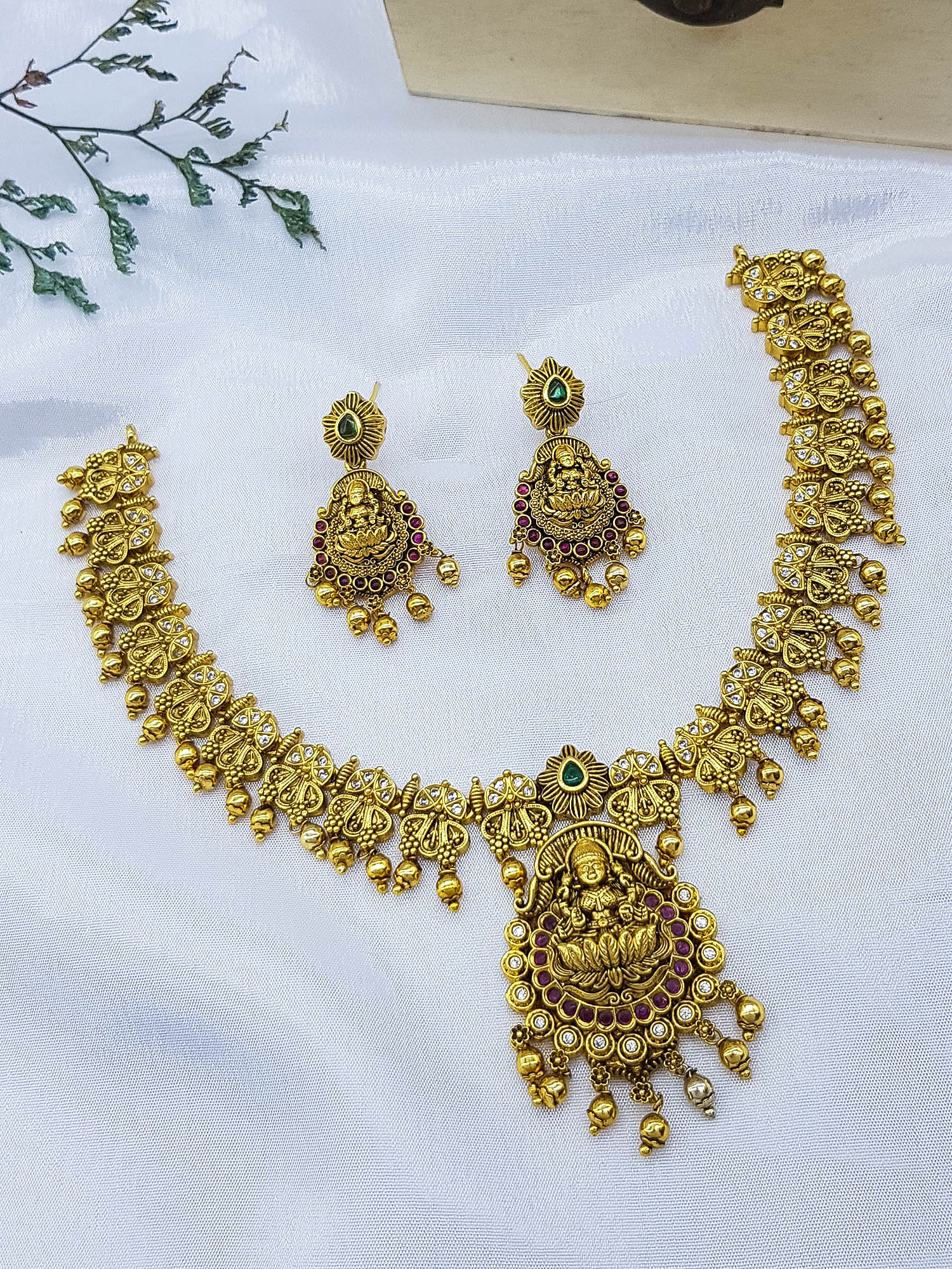 Premium Gold Plated Premium Short Temple Necklace Set