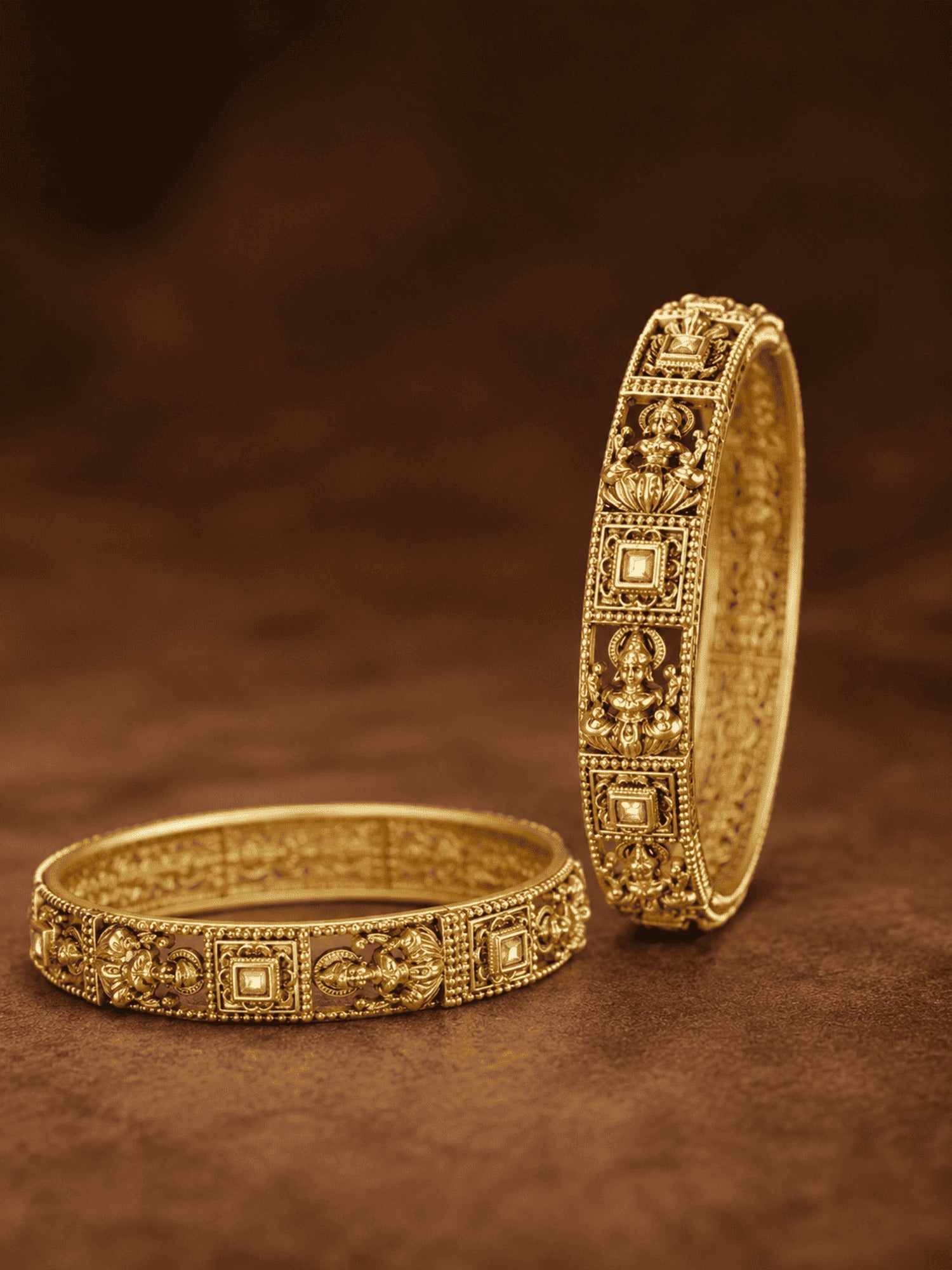 GRIIHAM Set of 2 Gold-Plated Antique Pearls Bangles