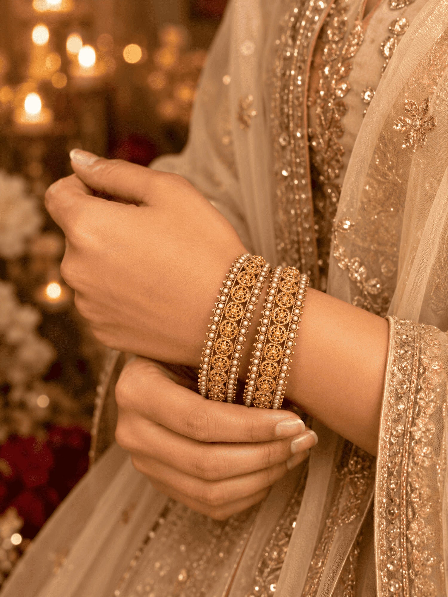 GRIIHAM Set of 2 Gold-Plated Antique Pearls Bangles