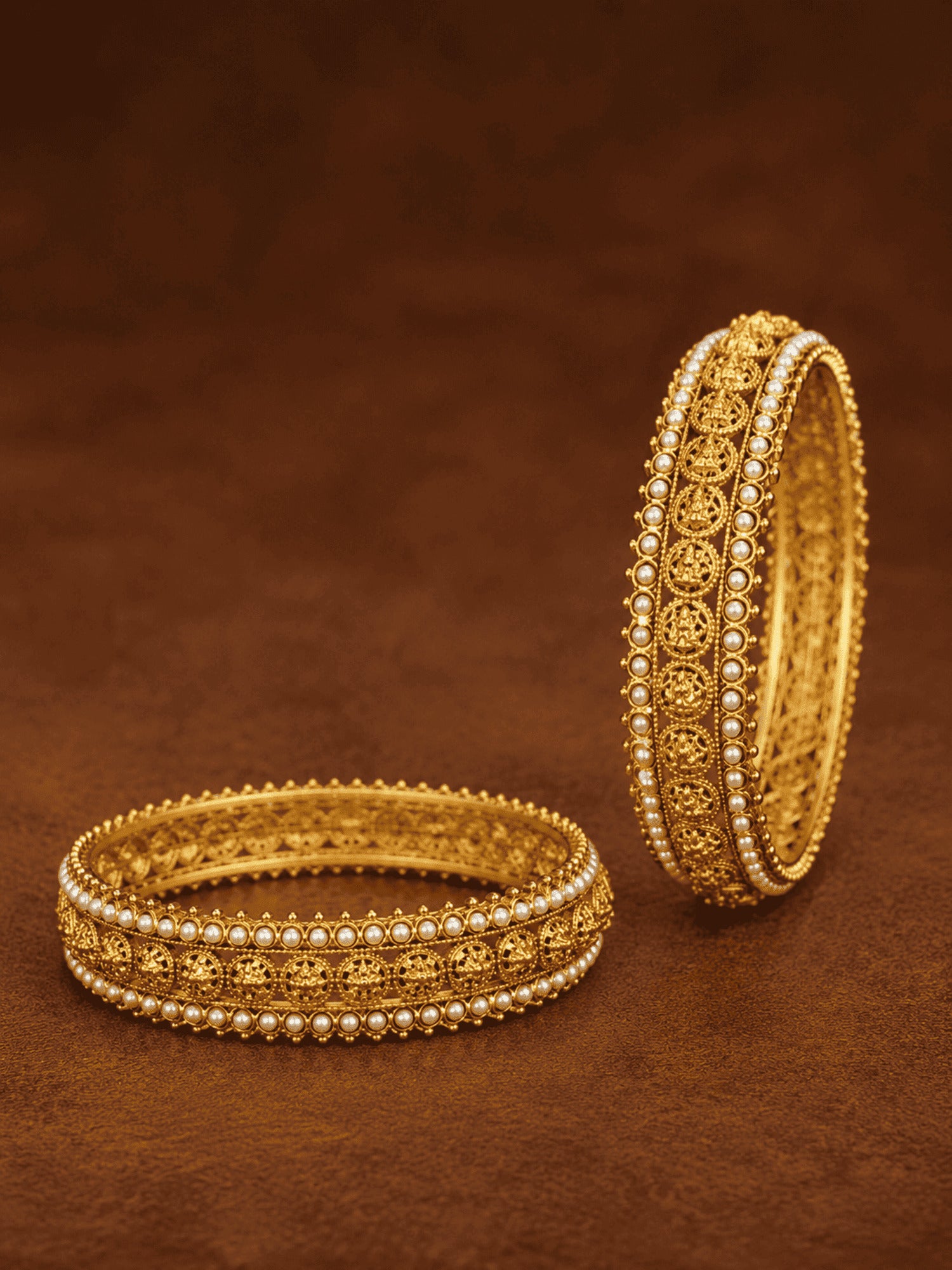 GRIIHAM Set of 2 Gold-Plated Antique Pearls Bangles