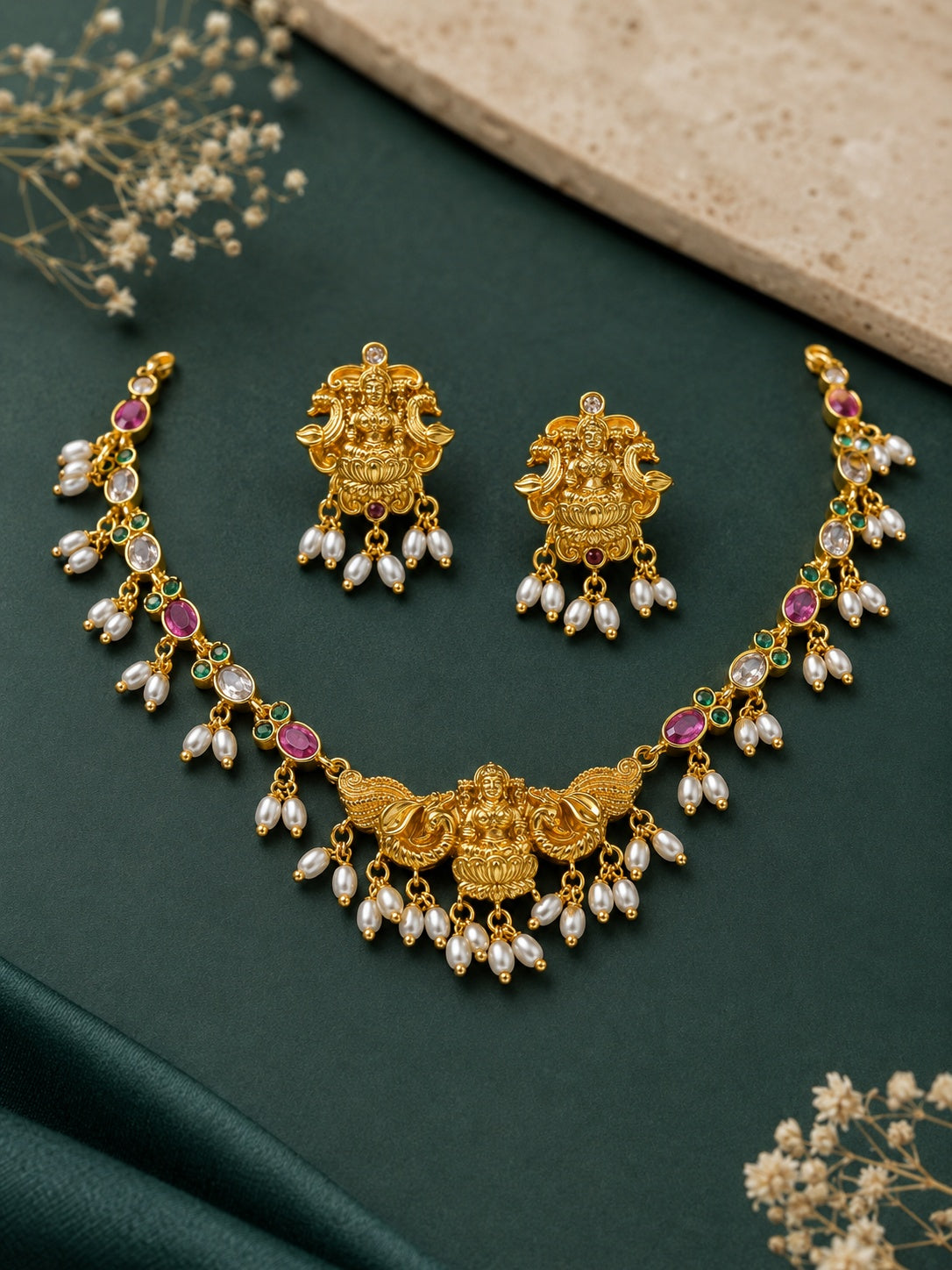 AD Short Necklace Set with Antique Finish