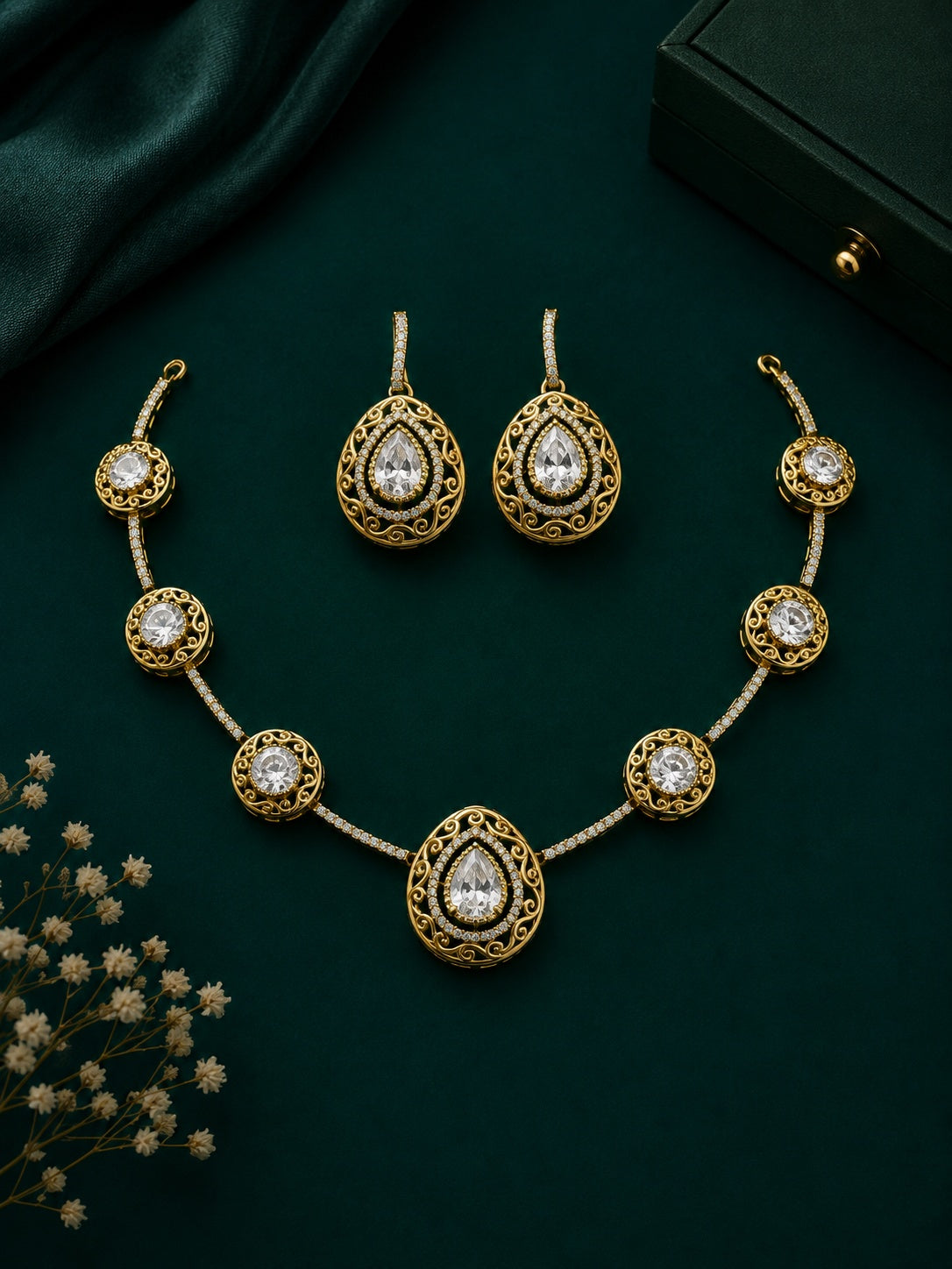 Simple Mosannite Short Necklace Set