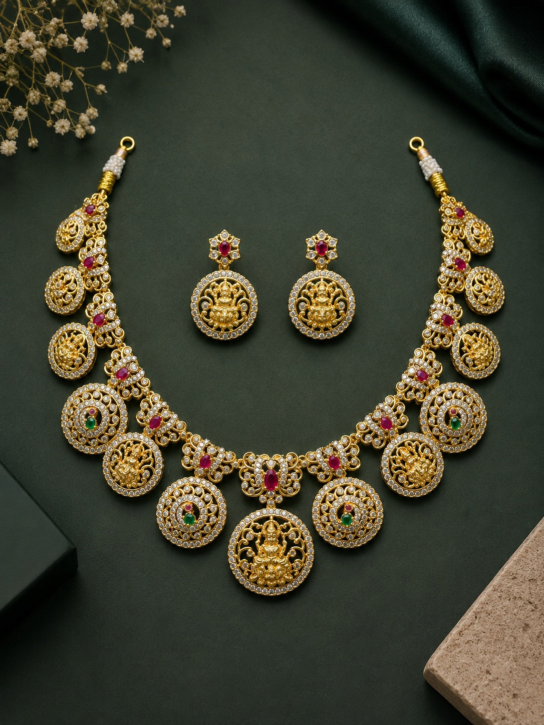 AD Short necklace Set with Antique Finish