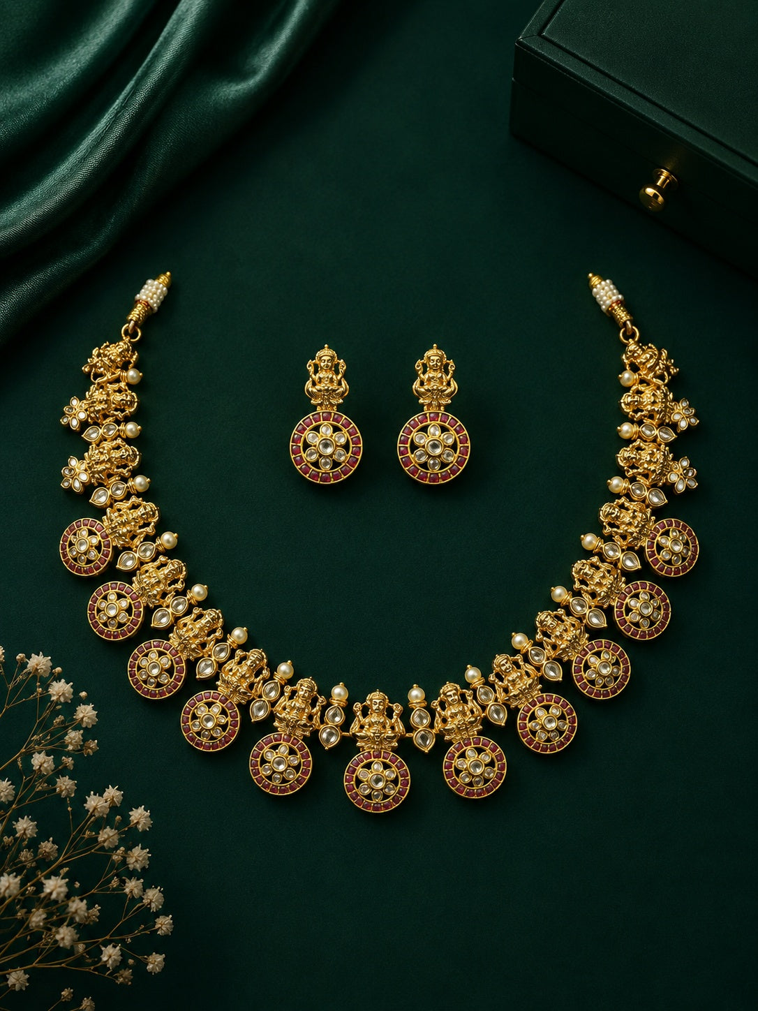 AD Short necklace Set with Antique Finish