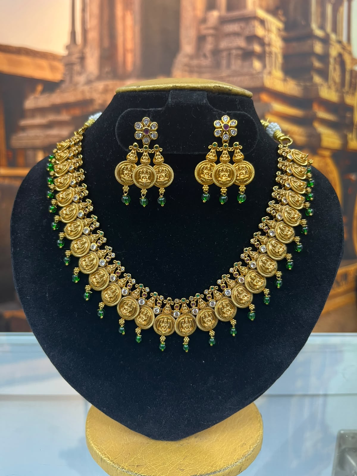 Temple Short necklace Set