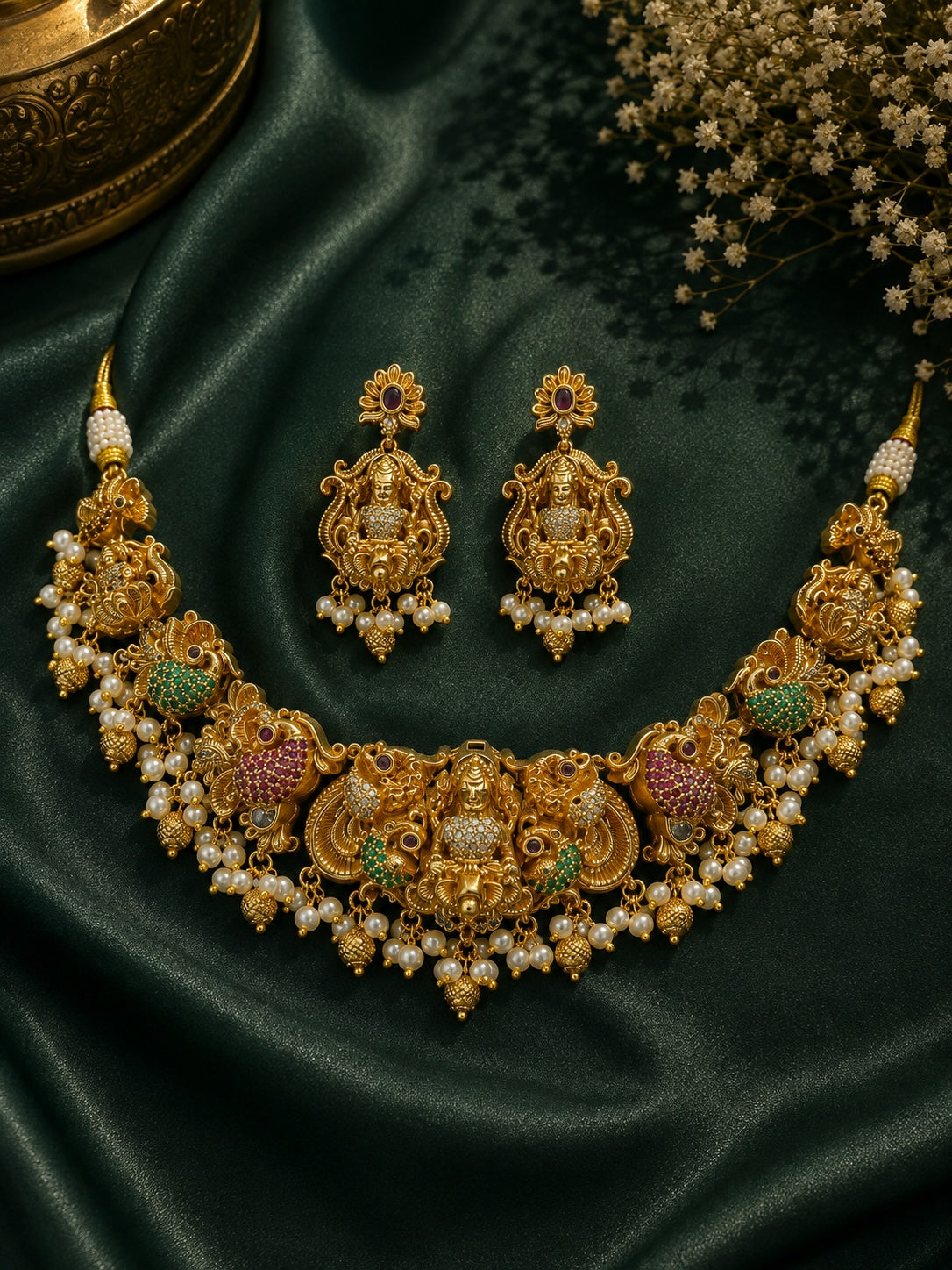 AD Short necklace Set with Antique Finish