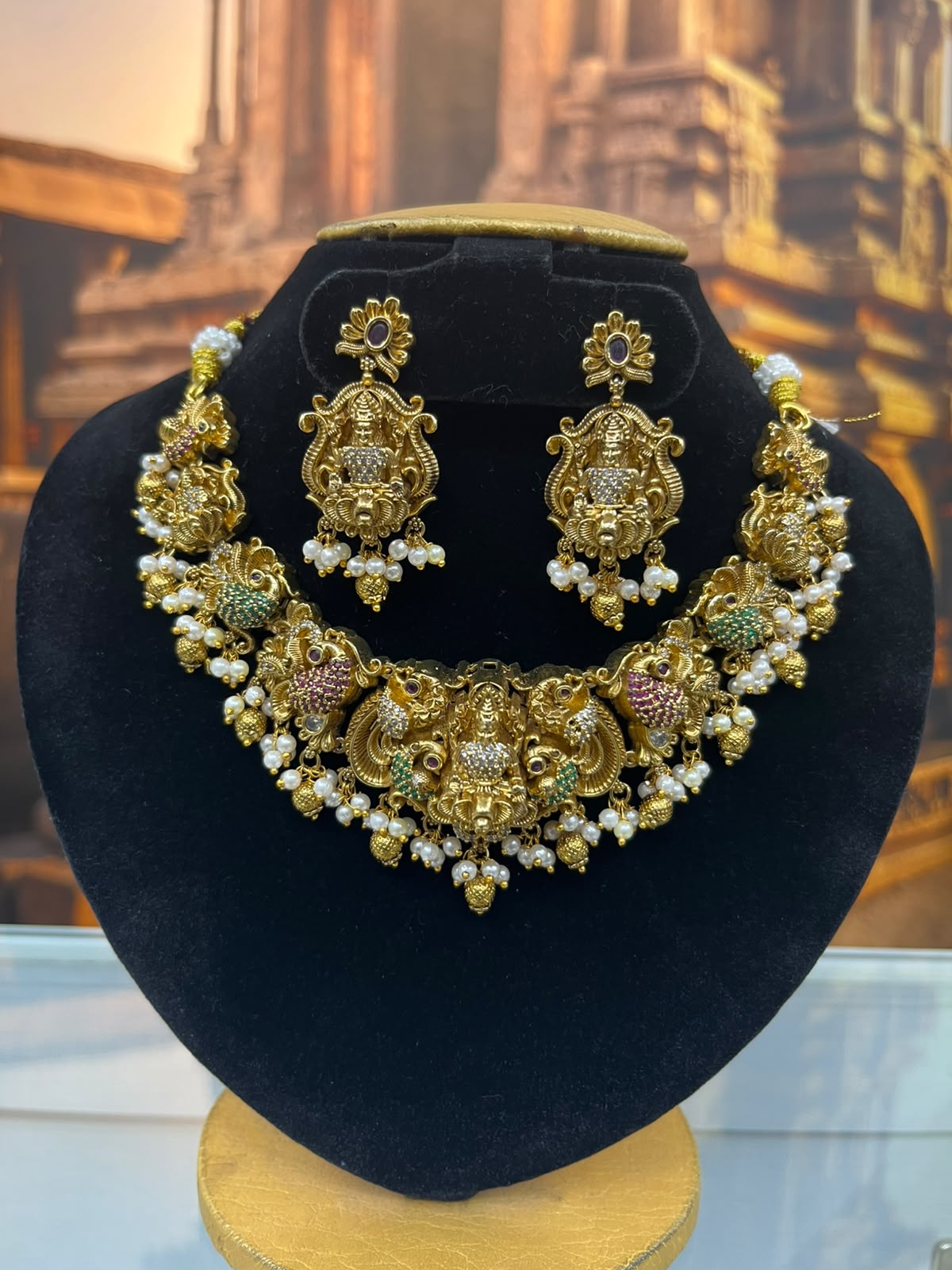 AD Short necklace Set with Antique Finish