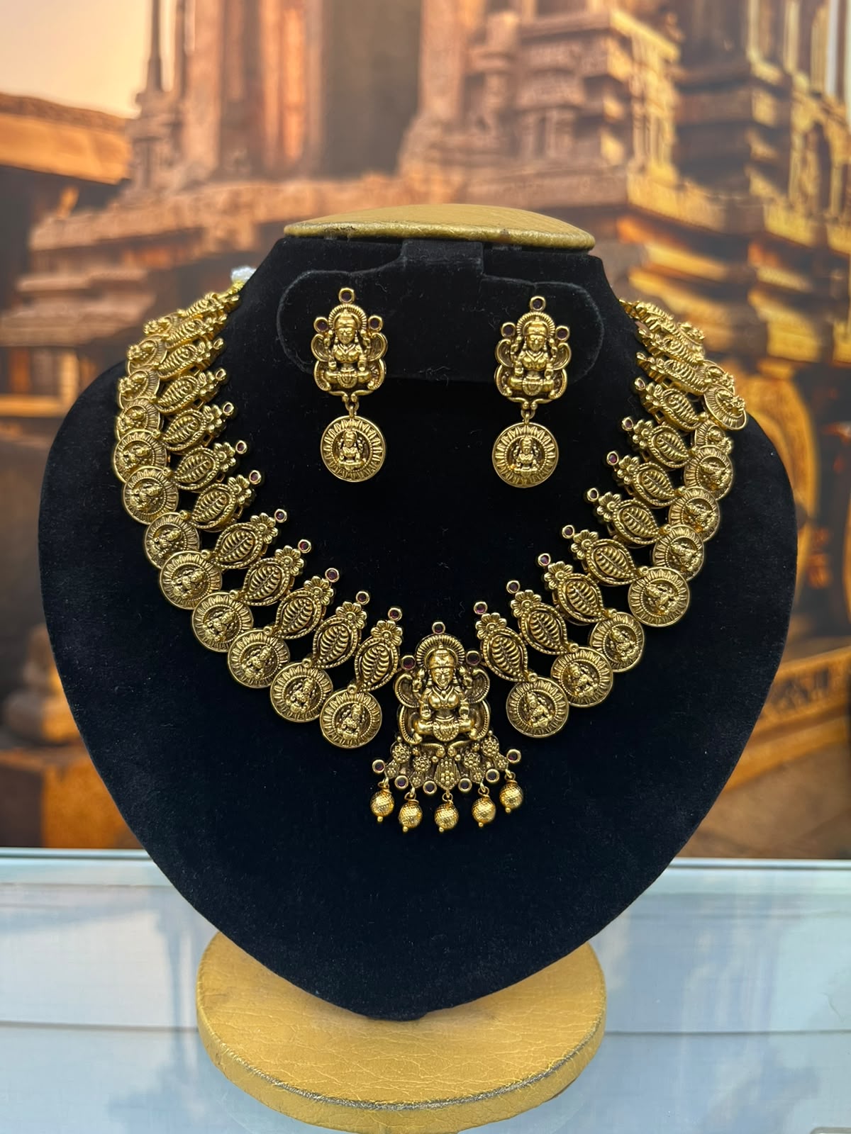 Temple Short necklace Set