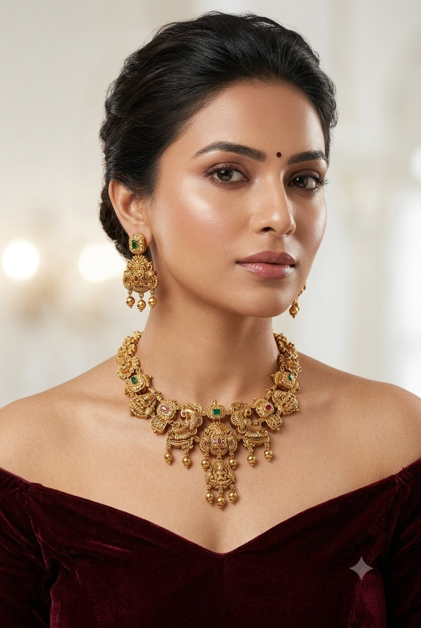 Temple Broad Short NEcklace Set