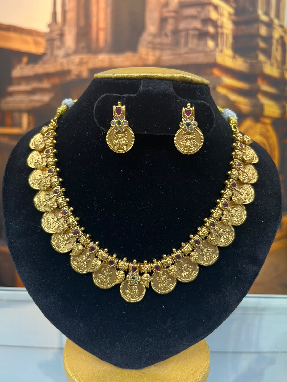 Temple Short necklace Set