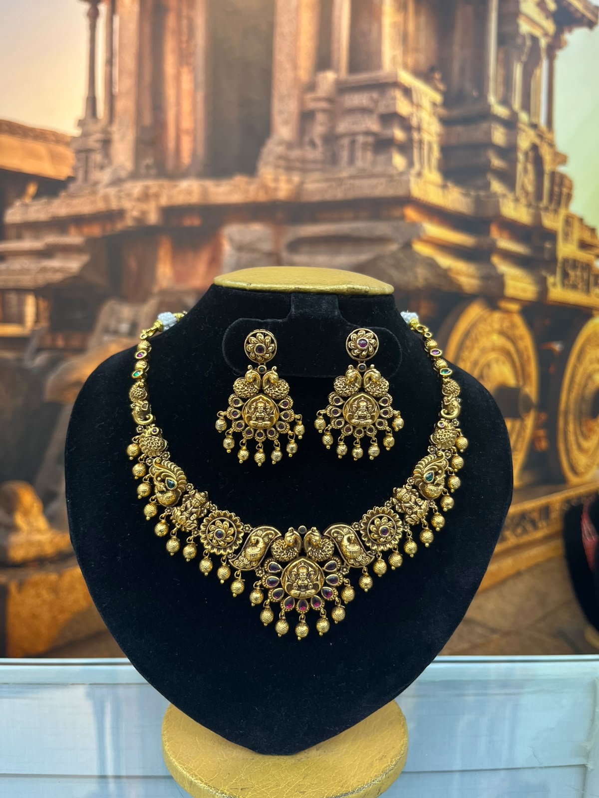 Temple Short necklace Set