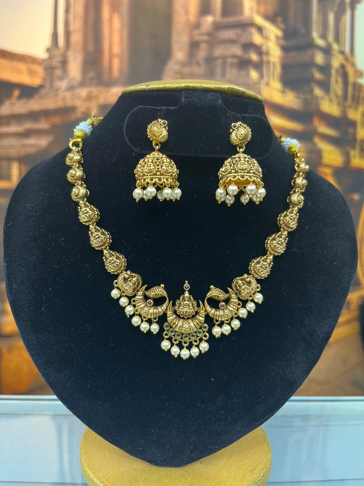 Simple Temple Necklace Set
