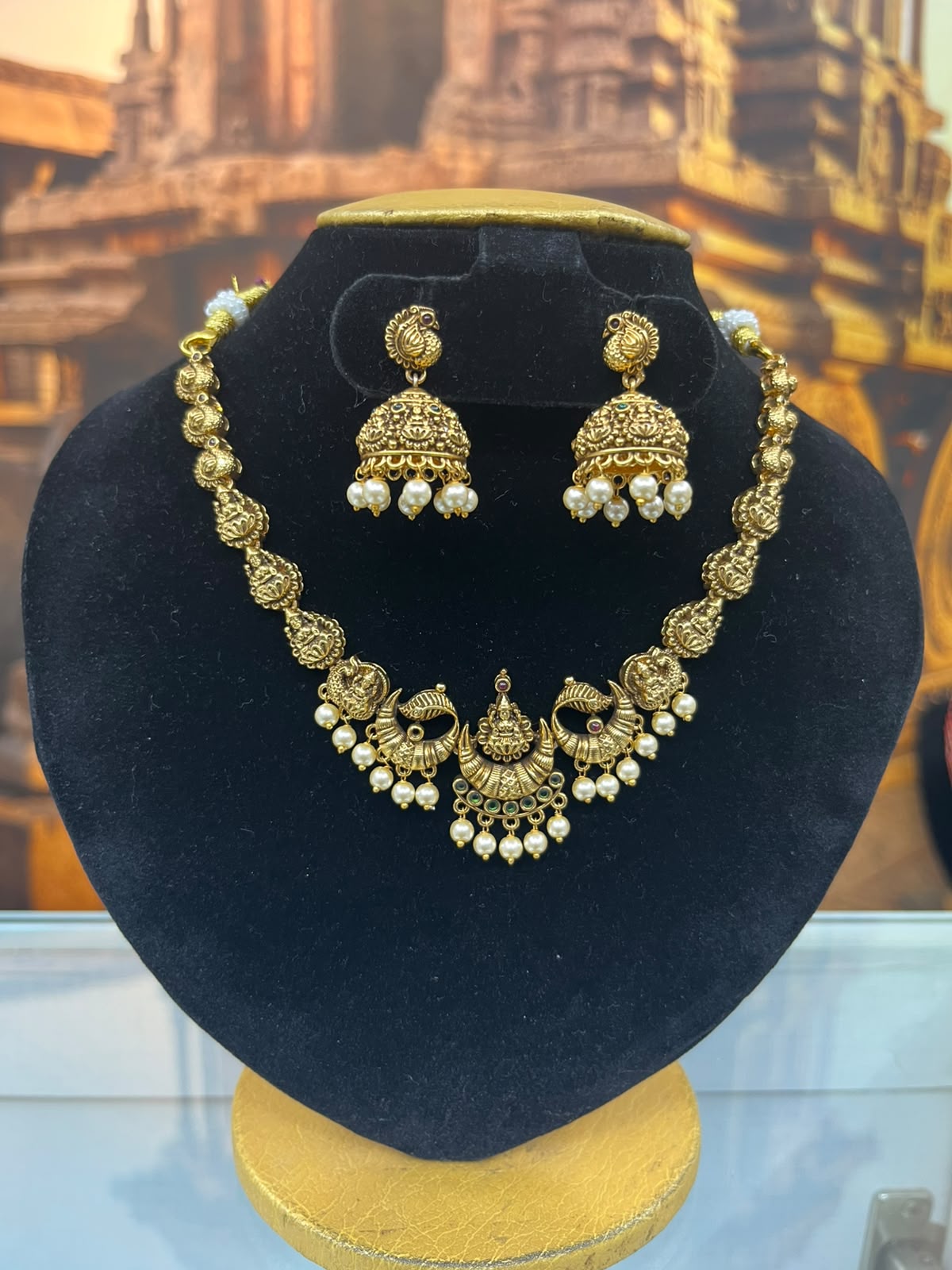 Simple Temple Necklace Set