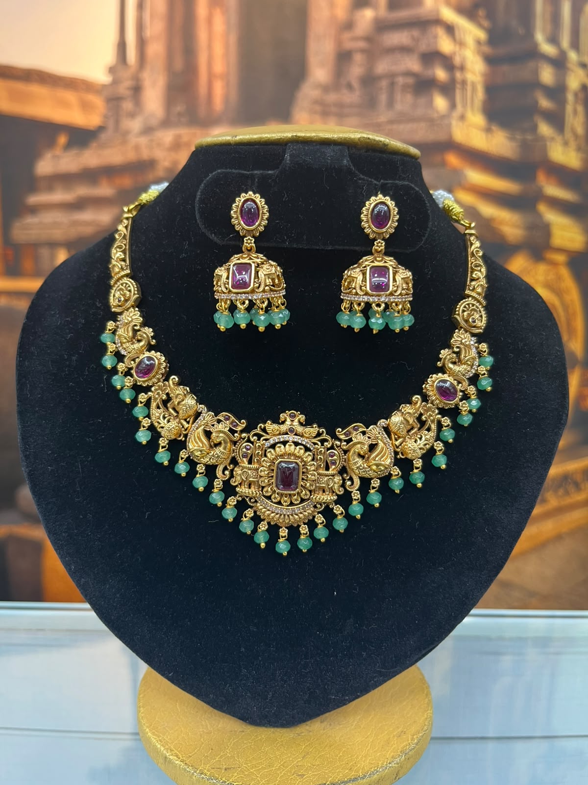 Temple Short necklace Set