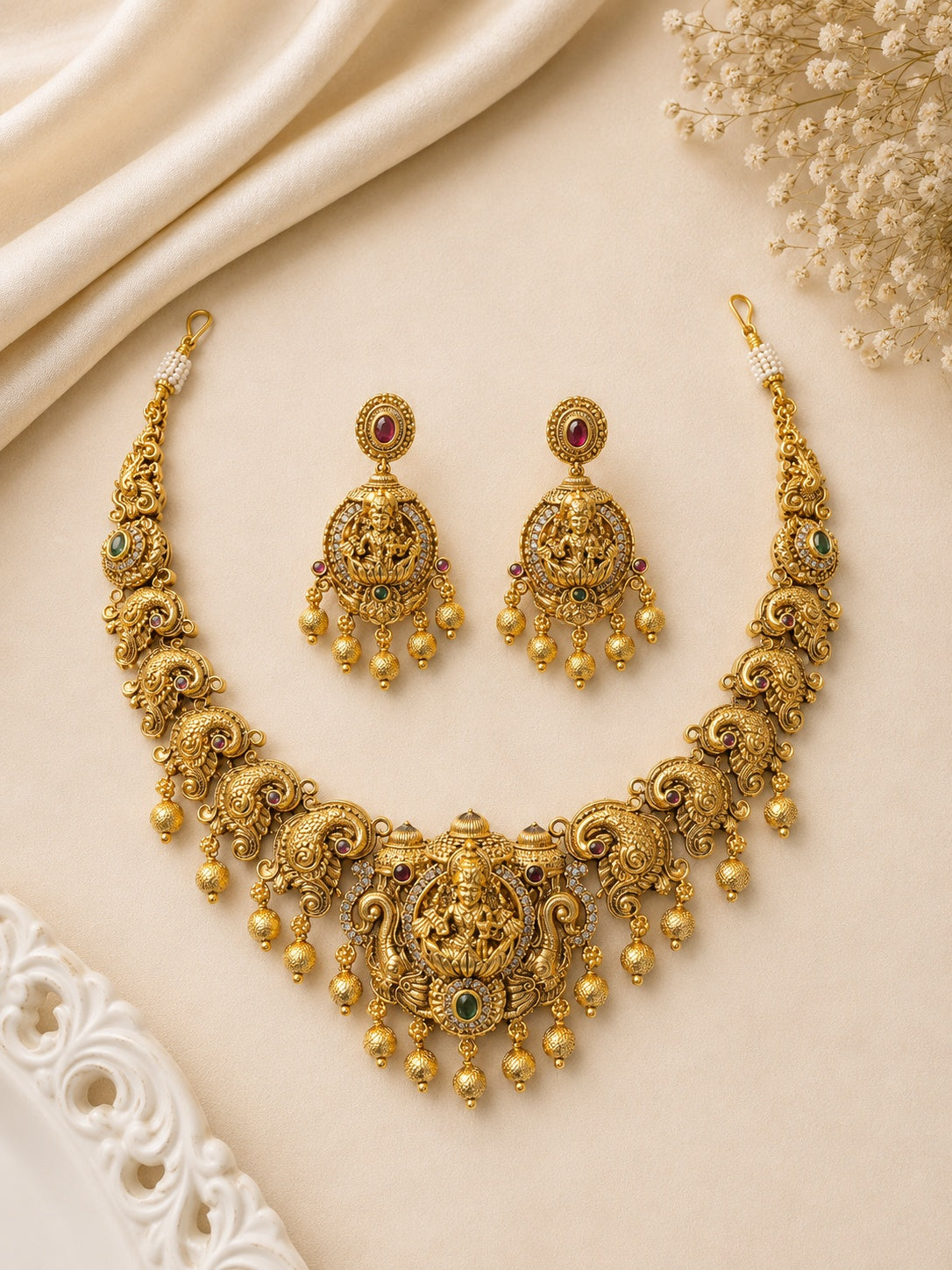 Temple Short necklace Set