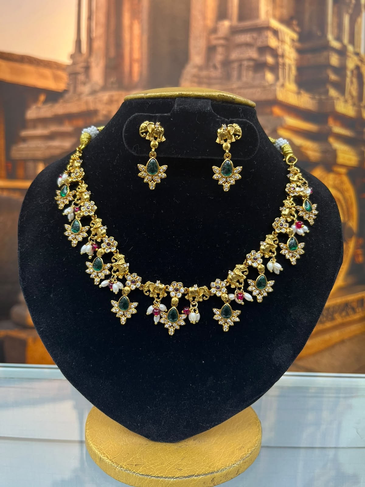 Kundan Jadau Medium Necklace Set