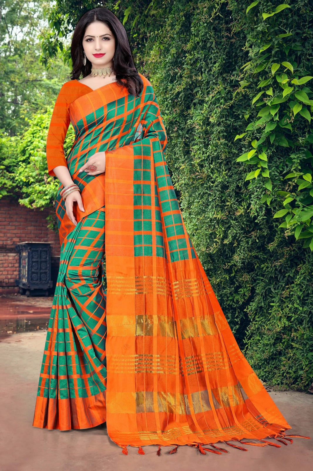 Amazon Wardrobe Sale: हजार से 1500 रुपये से कम की कीमत पर मिल रही हैं ये  Saree, हर कोई करेगा तारीफ - saree under 1000 to 1500 on amazon wardrobe  refresh fashion sale 2023 - Navbharat Times