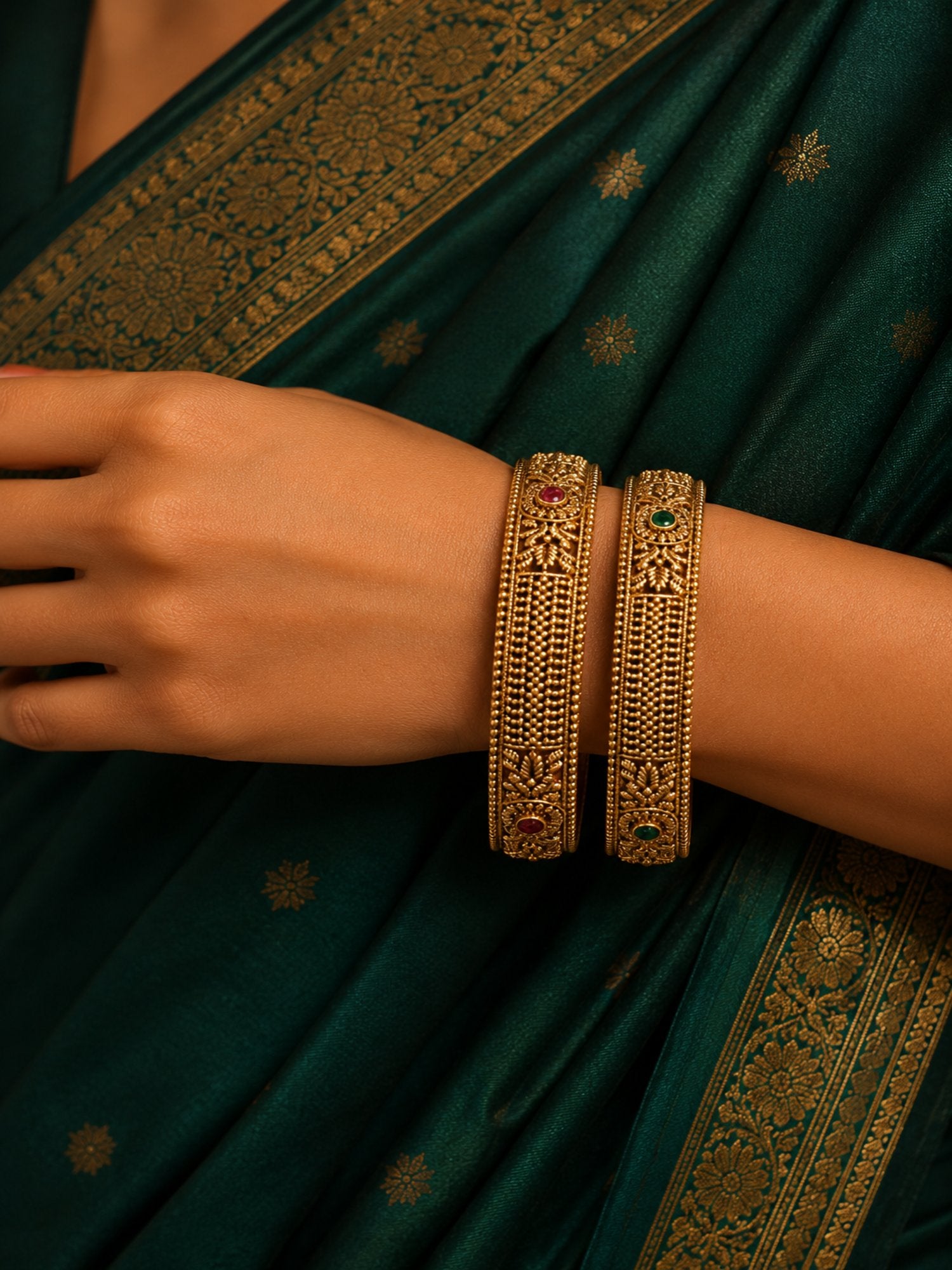 Set of 2 Gold-Plated Antique Bangles