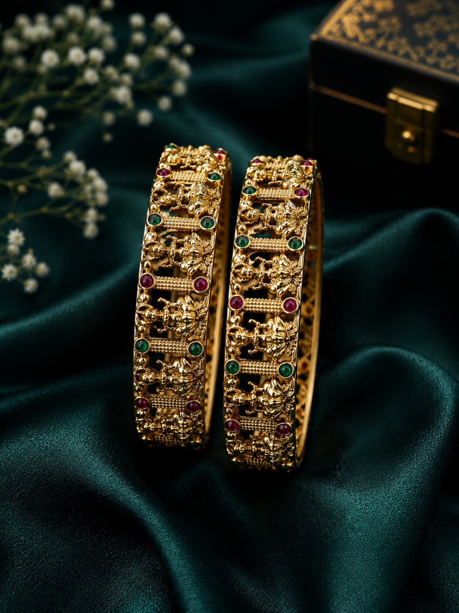 Set of 2 Gold-Plated Antique Bangles