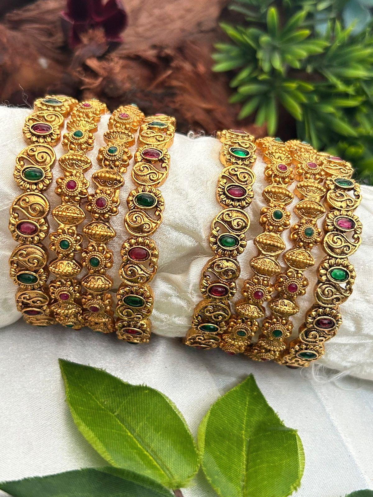 Set of 8 Bangles