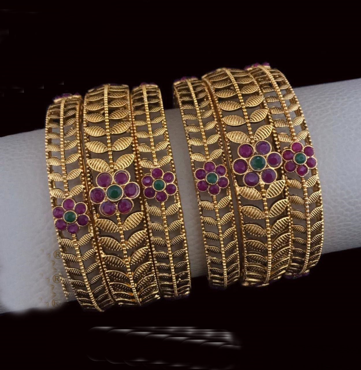 Lakshmi Temple Work Gold Tone Floral Temple Bracelet - Etsy India |  ファインジュエリー, ボディジュエリー, ジュエリー