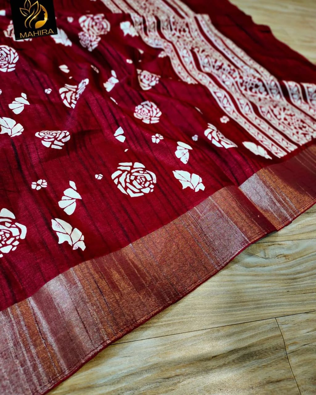 Beautiful soft semi-silk Saree with all over floral design 20303N