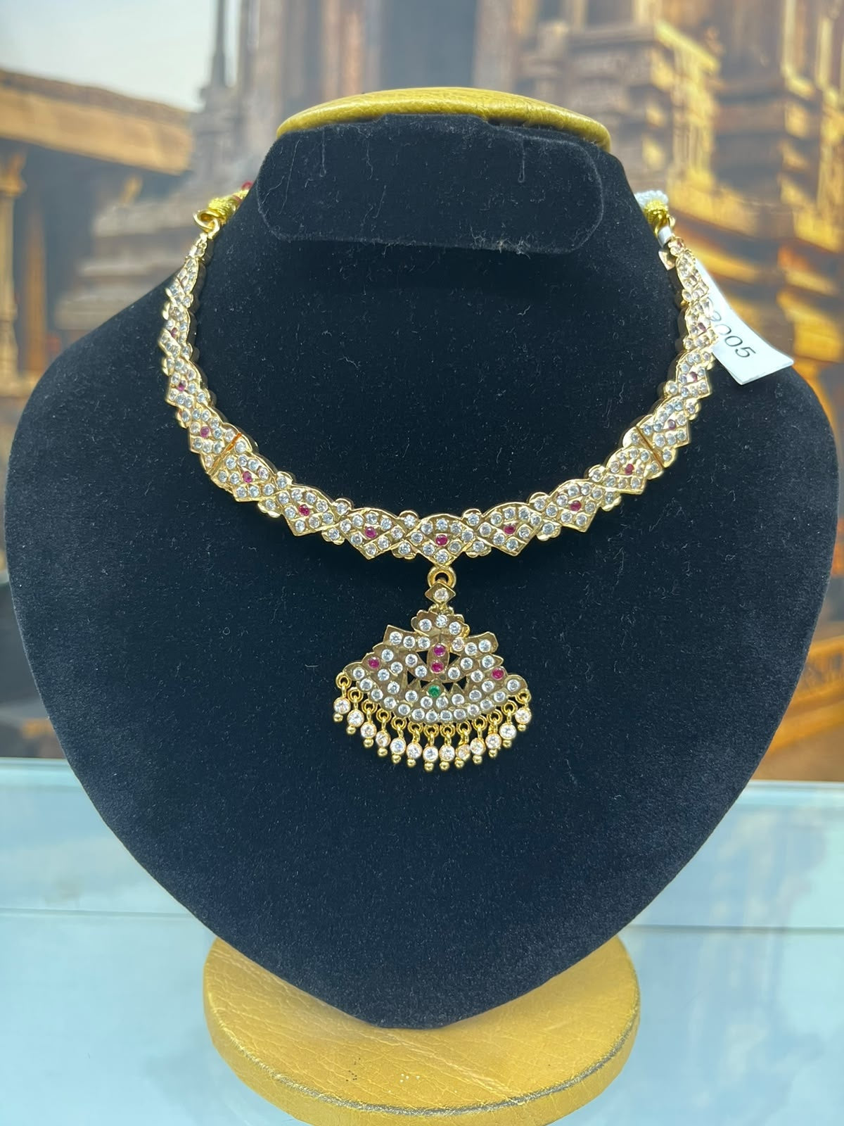 Adige Short Stiff Necklace Set
