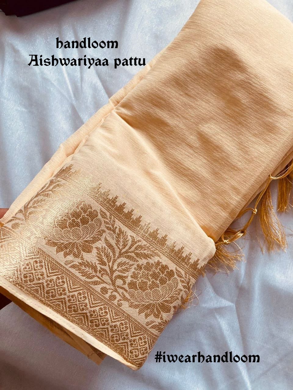 Charming Handloom soft  Aishwaryaa Pattu sarees with Allover Horizontal sequence Zari 16444N
