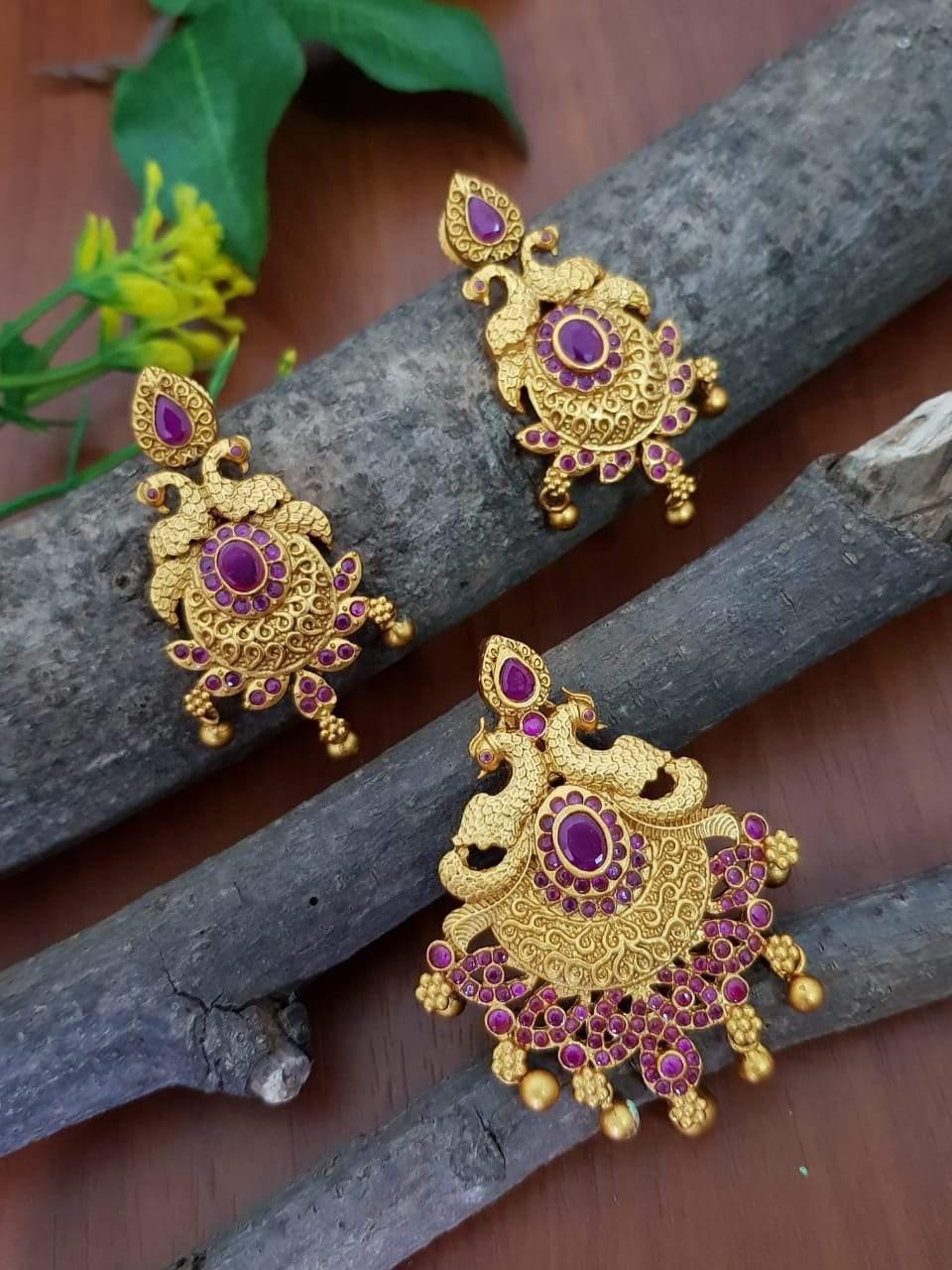 Contemporary Pendant Set and studded Kemp Stones