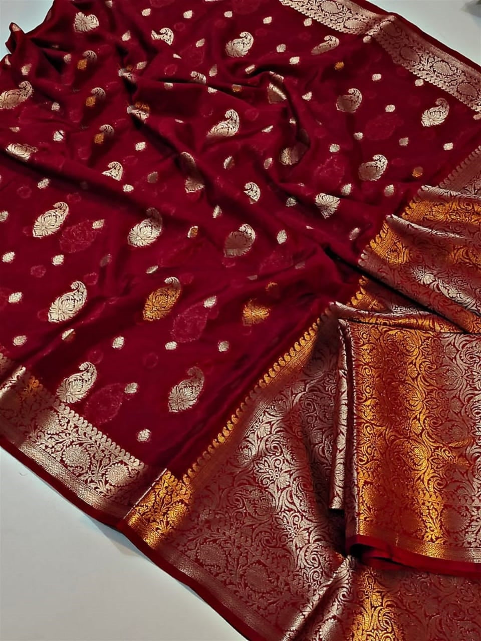 Dola Semi-Silk Fabric With Beautiful Weaving Border Saree 23211N