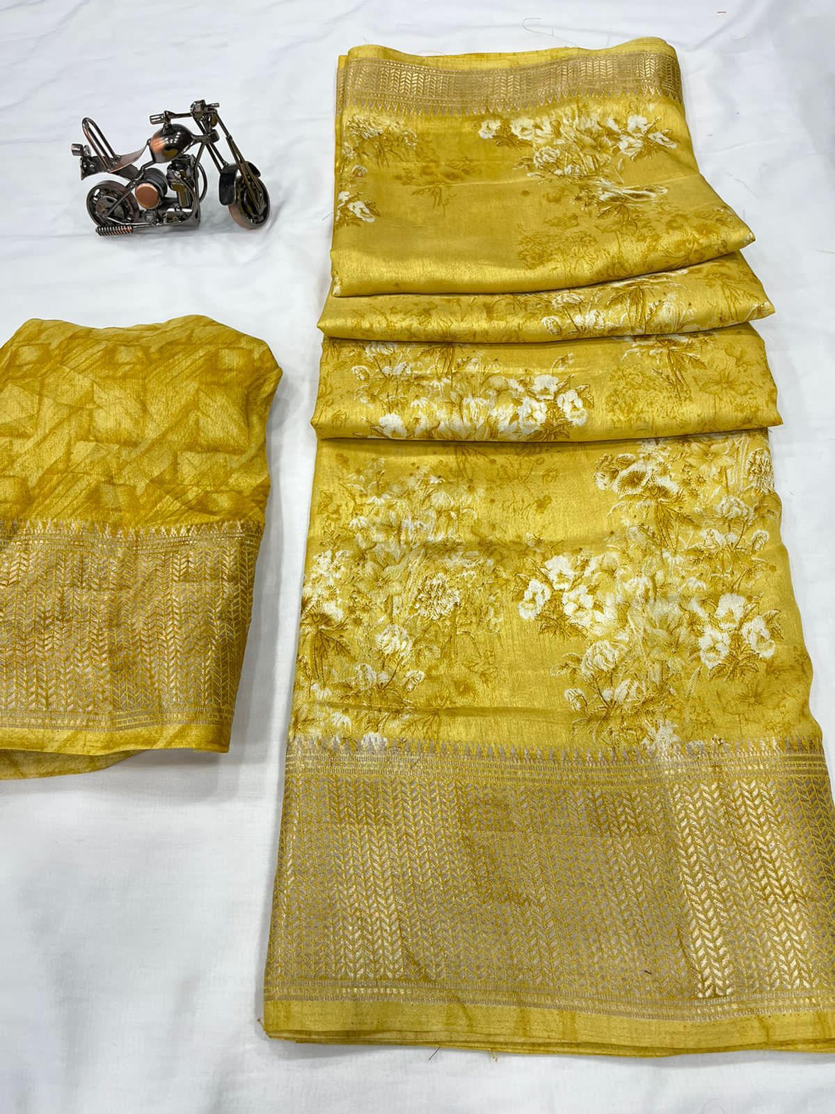 Dola Semi-silk Havy Jequrd boder 6 ince weaving saree15058N -1