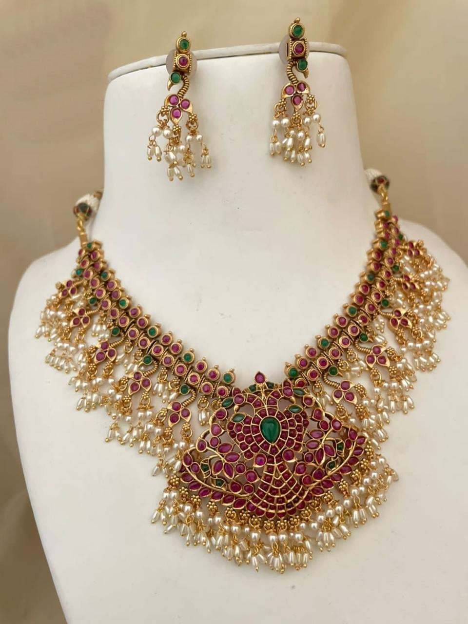 Elegant Premeium Gold Finish Designer Kempu stones Necklace Set with rice pearls 22196N