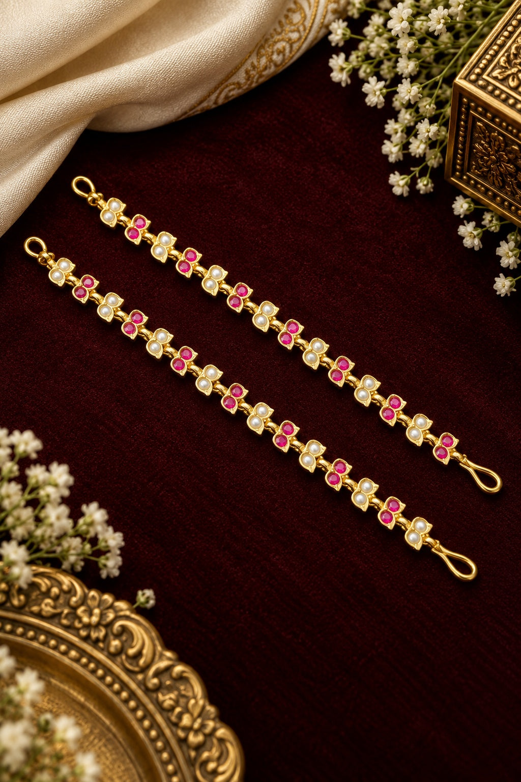 Red White Muthu Adige / Panchloha maatil