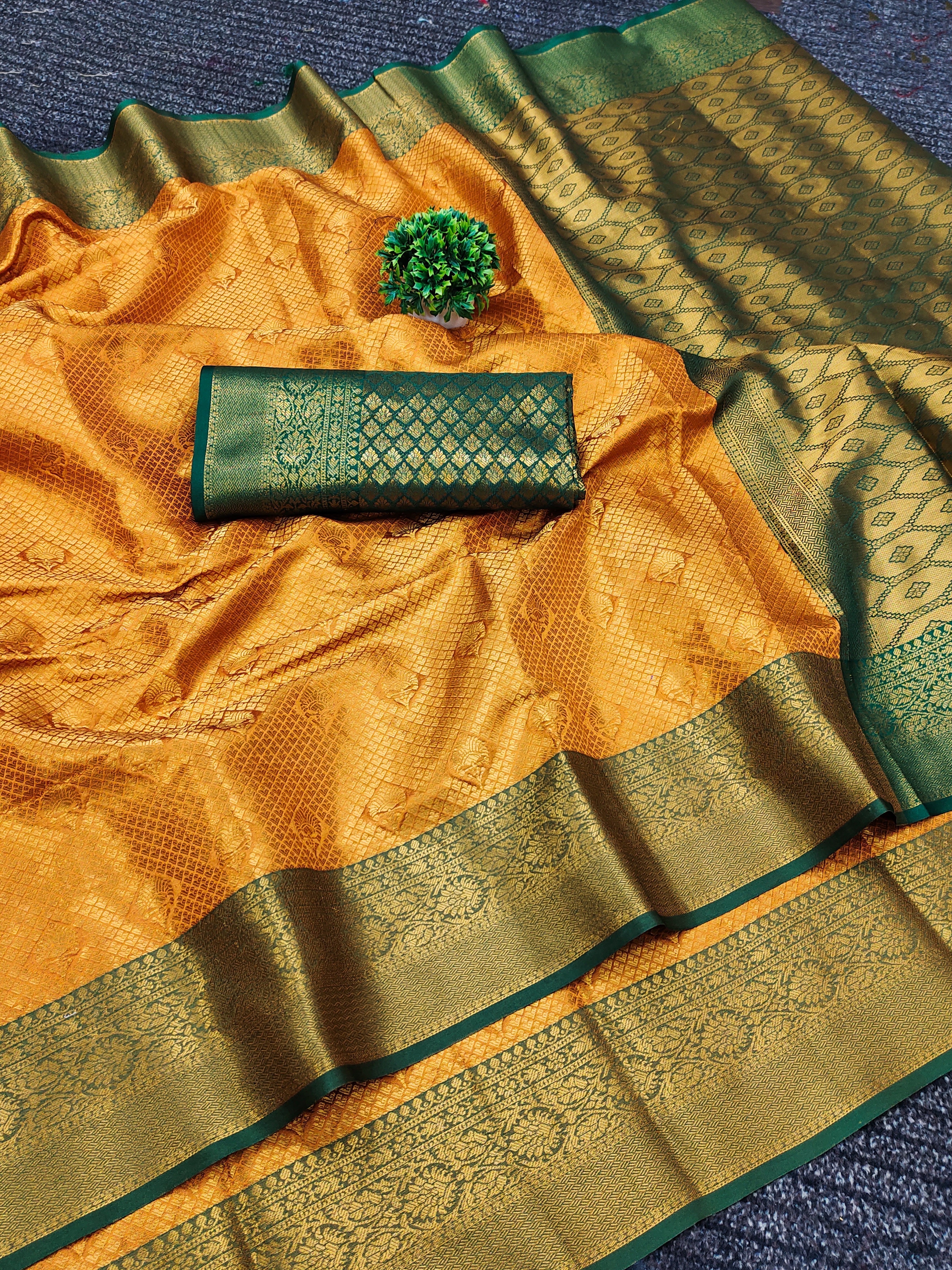Gold And Beige Dual Tone Semi-Silk Saree With Contrasts Rich Pallu 19808N