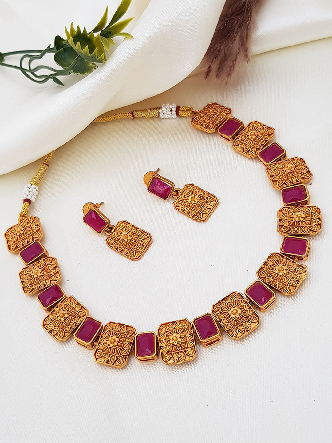 Gold Plated Latest Designs Necklace Set with diff Colours 6906N