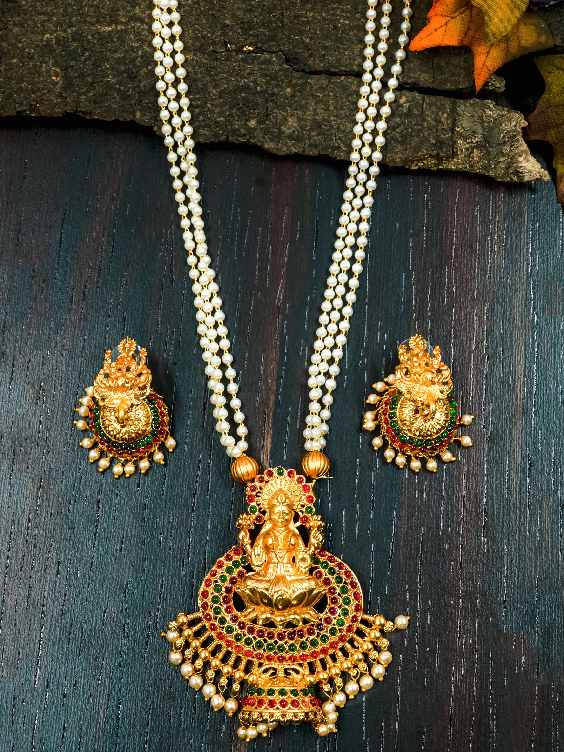 Gold Plated Pendant set with pearl mala 13261N